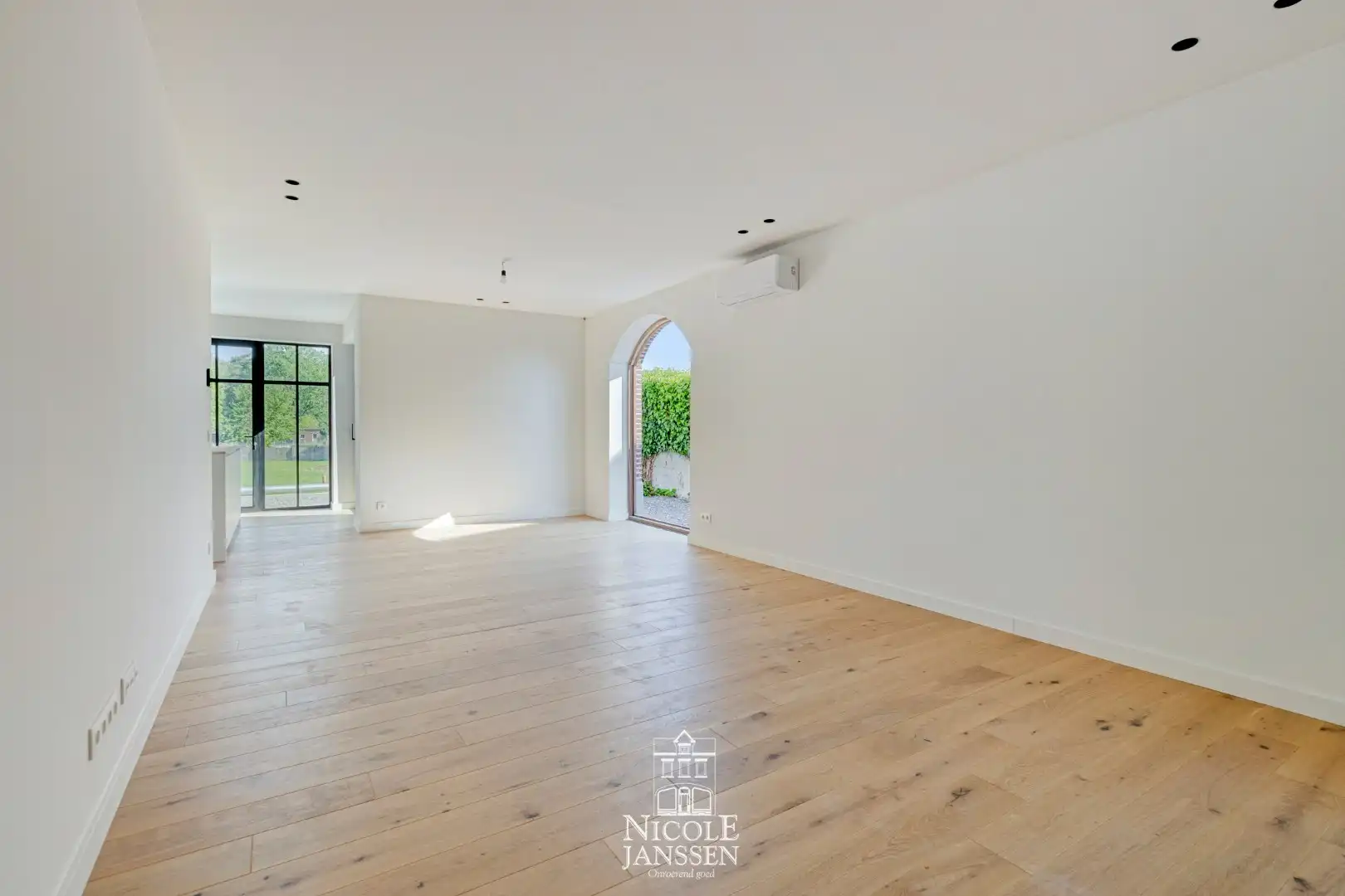 Nieuwbouwwoning van 216m² foto 9