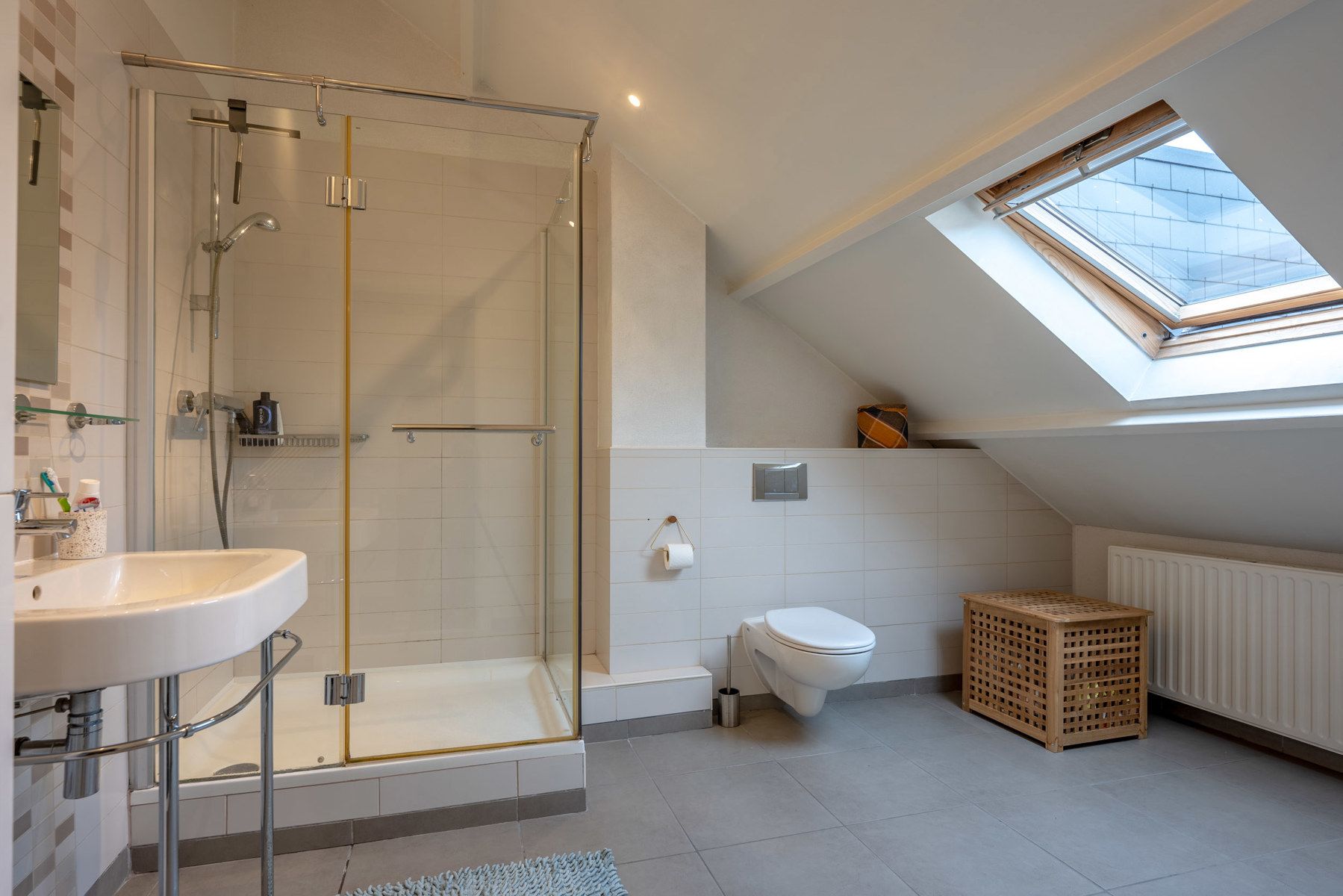 Instapklare woning in het hartje van Schoten! foto 13