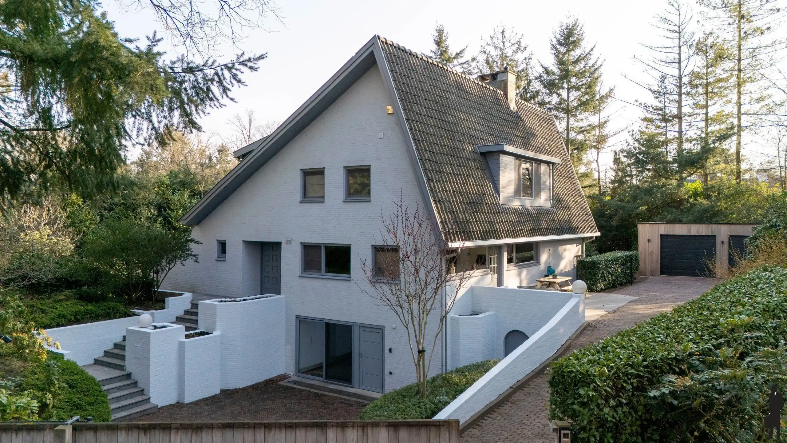 In de Meerse bergen treffen we op een ruim perceel van ca. 2.735m² deze knappe, lichtrijke villa foto 50