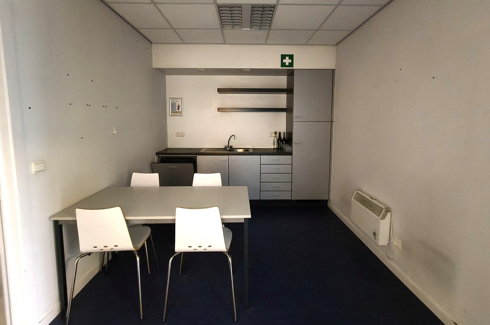 UITSTEKEND GELEGEN HANDELSPAND - MODERN INGERICHT EN INSTAPKLAAR foto 6