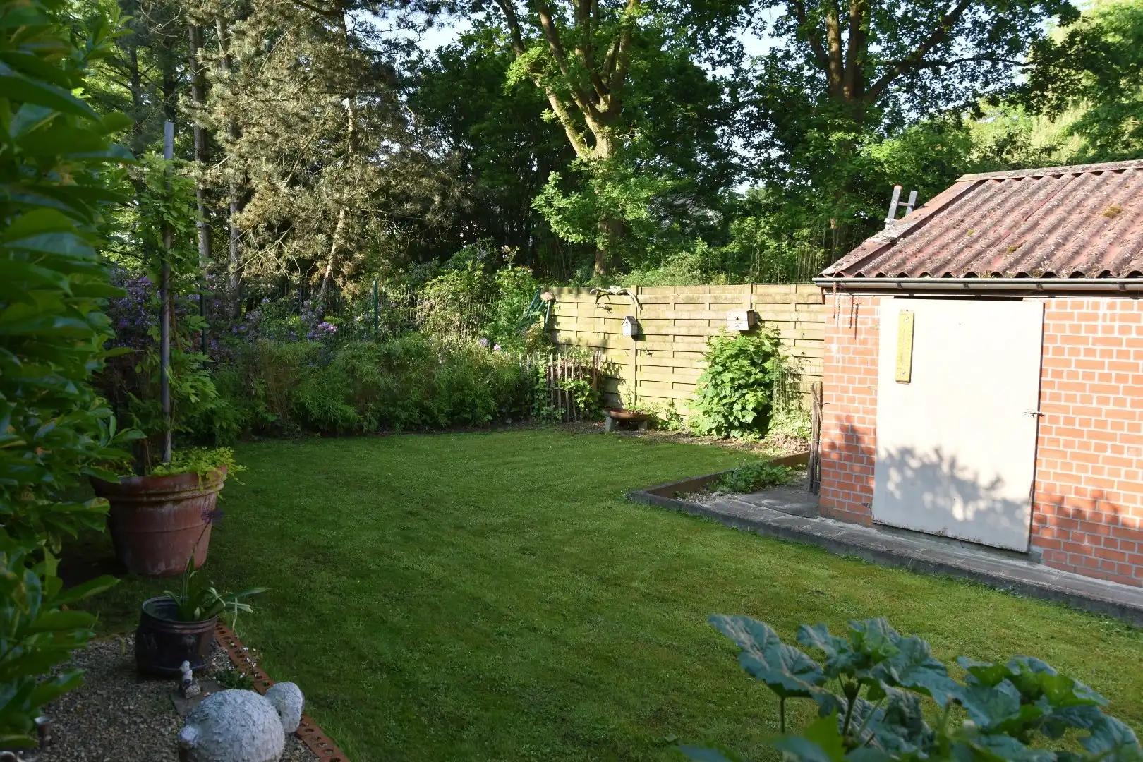 Knusse halfopen bebouwing met 1 zeer ruime slaapkamer foto 10