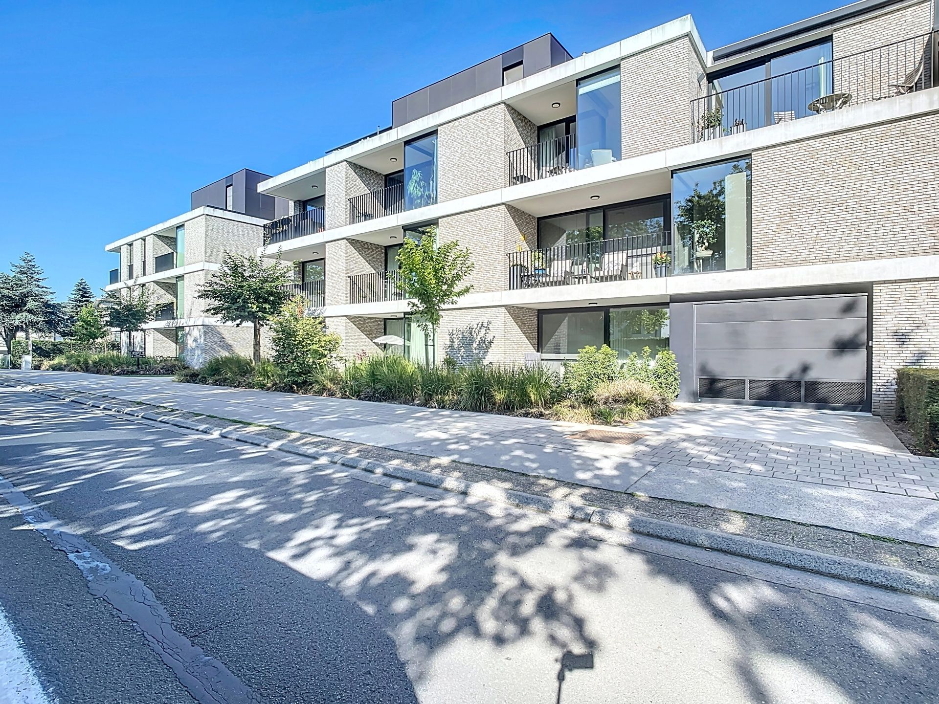 Ondergrondse parkeerplaats te Aalst foto {{pictureIndex}}