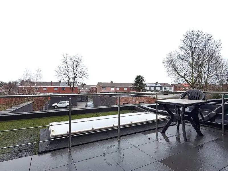 Triplexappartement op de eerste verdieping in Vrasene foto 7