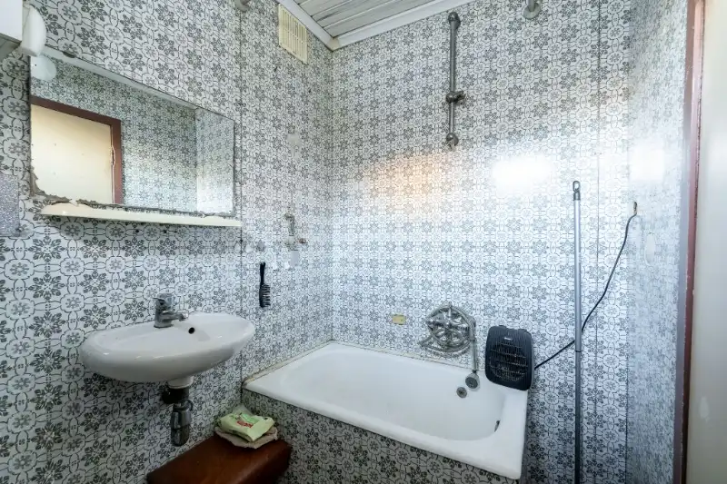 Halfopen woning met uitweg in centrum Ingelmunster. foto 8