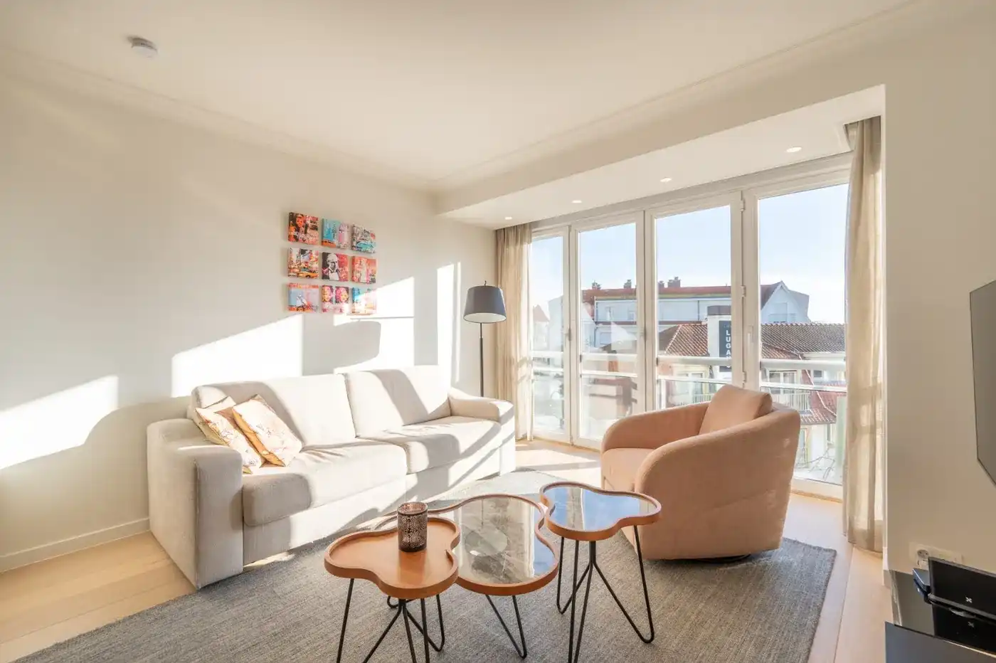 Zonnig appartement zeer centraal gelegen in het Zoute met open zicht over de villa's foto 3