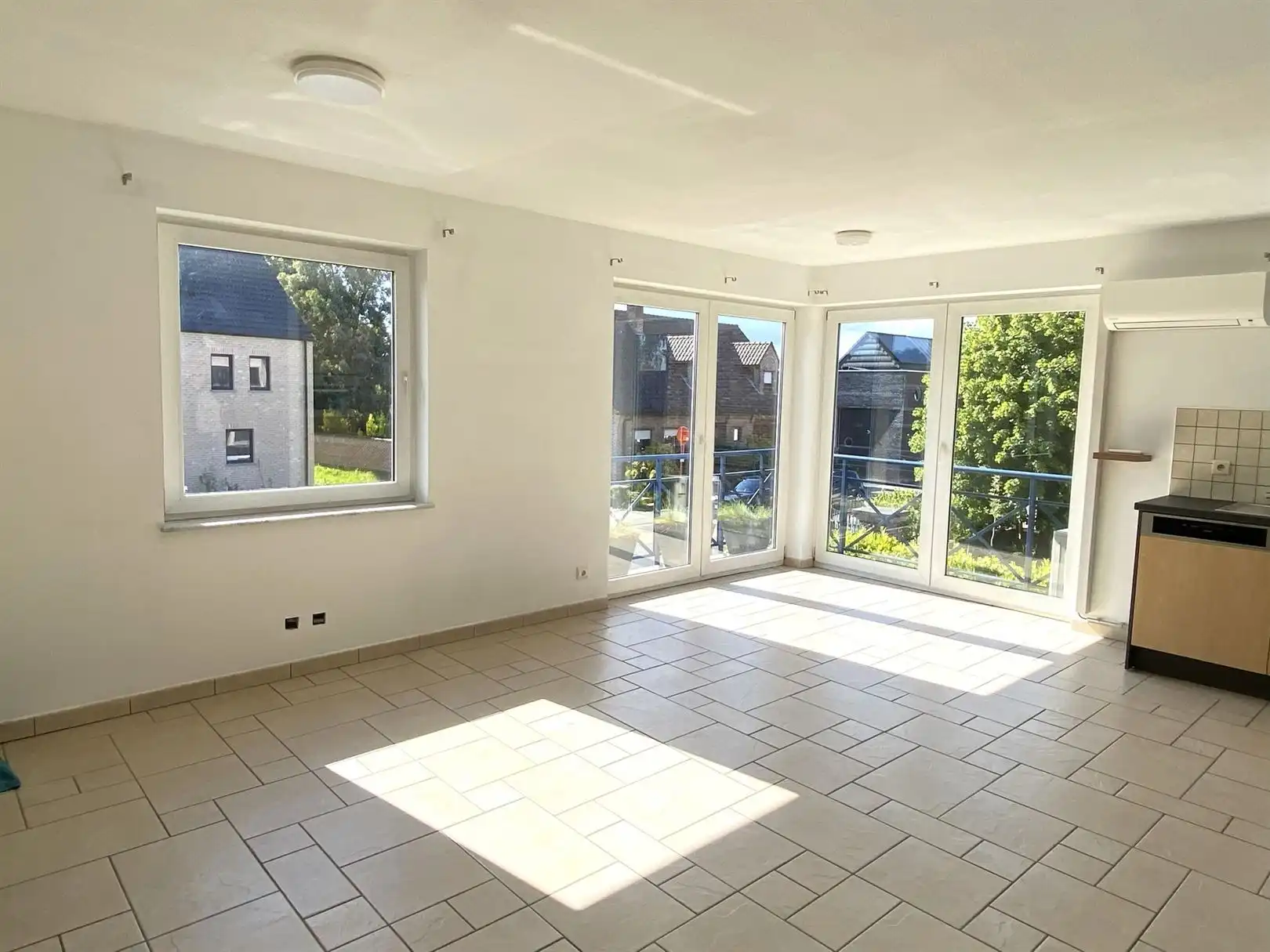 Instapklaar appartement in het centrum van Denderbelle foto 2