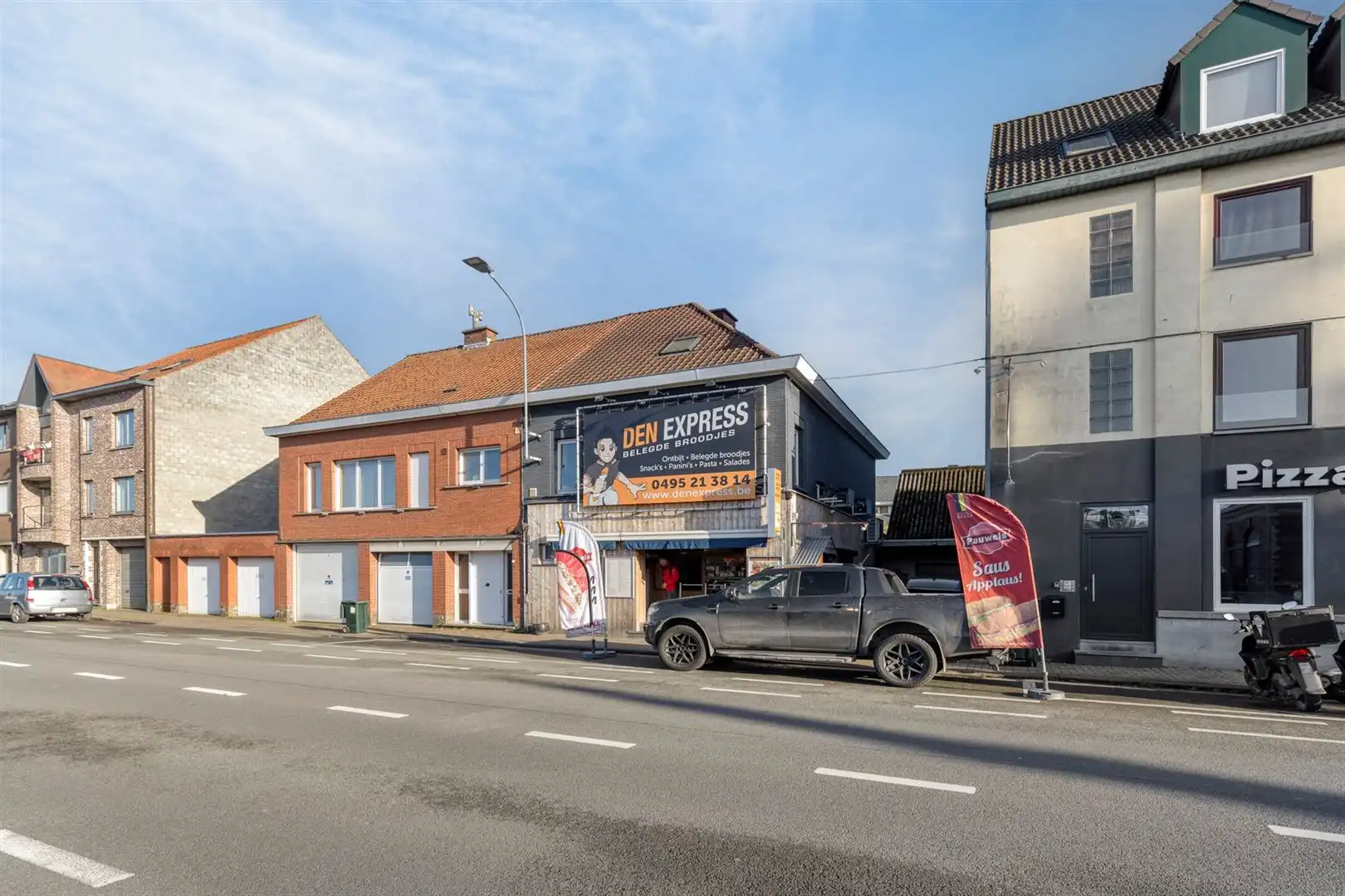 Goeddraaiende broodjeszaak met woning op toplocatie. foto 3