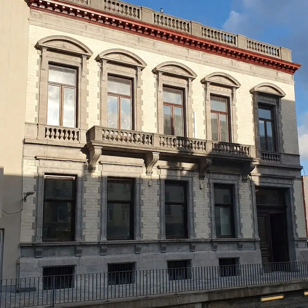 Instapklare studentenkamer in historisch pand (reconversie 2025) - onmiddellijk beschikbaar foto 3