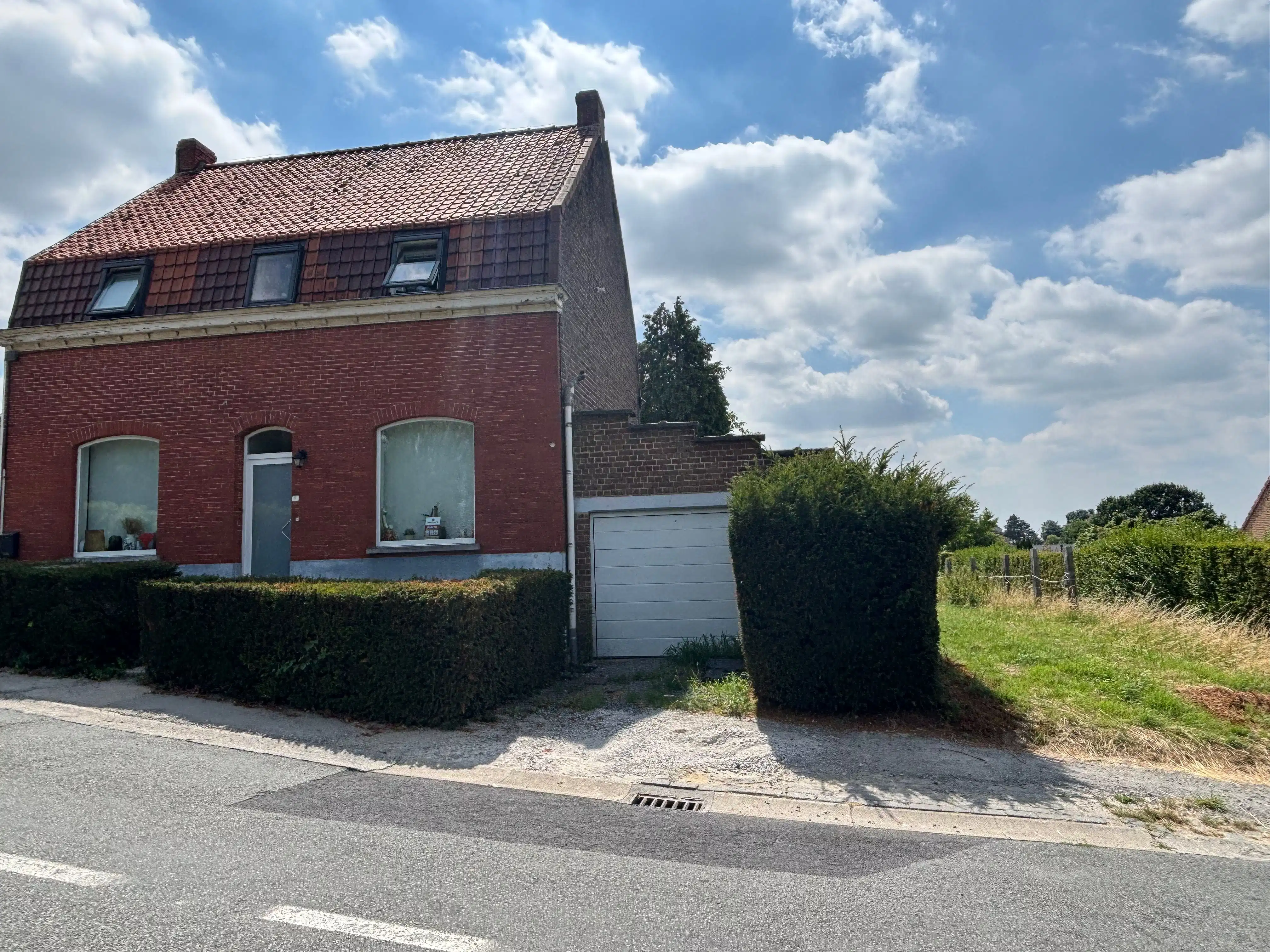 Alleenstaande woning met garage op 1968m² foto 2