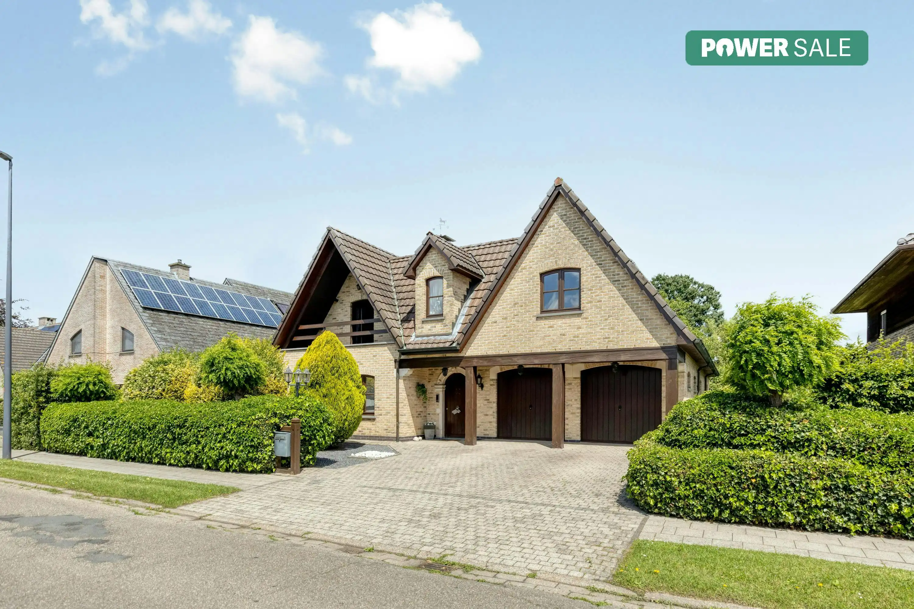 Karaktervolle woning te koop op toplocatie in Willebroek foto {{pictureIndex}}