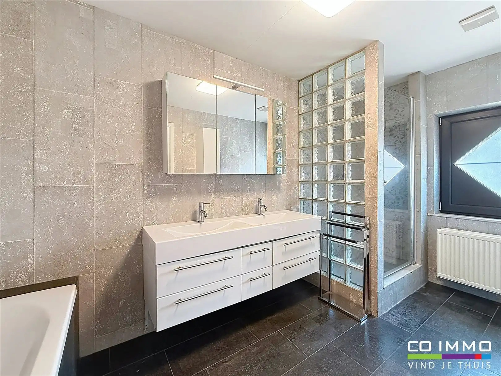 Eengezinswoning met garage, tuin, 3 slpks, 2a 02ca foto 15