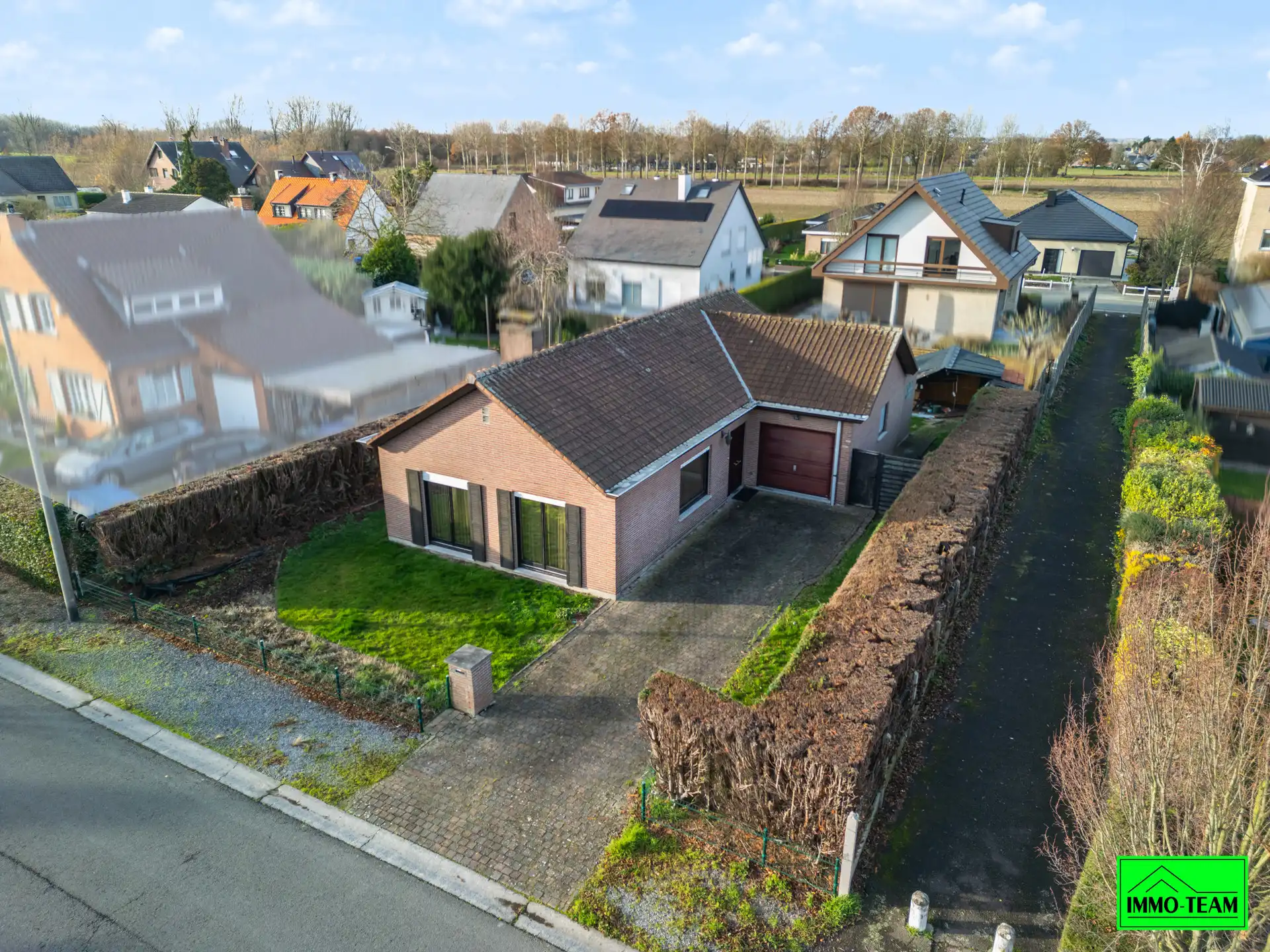 Hoofdfoto van de publicatie: Bungalow met 3 slaapkamers in rustige woonwijk 