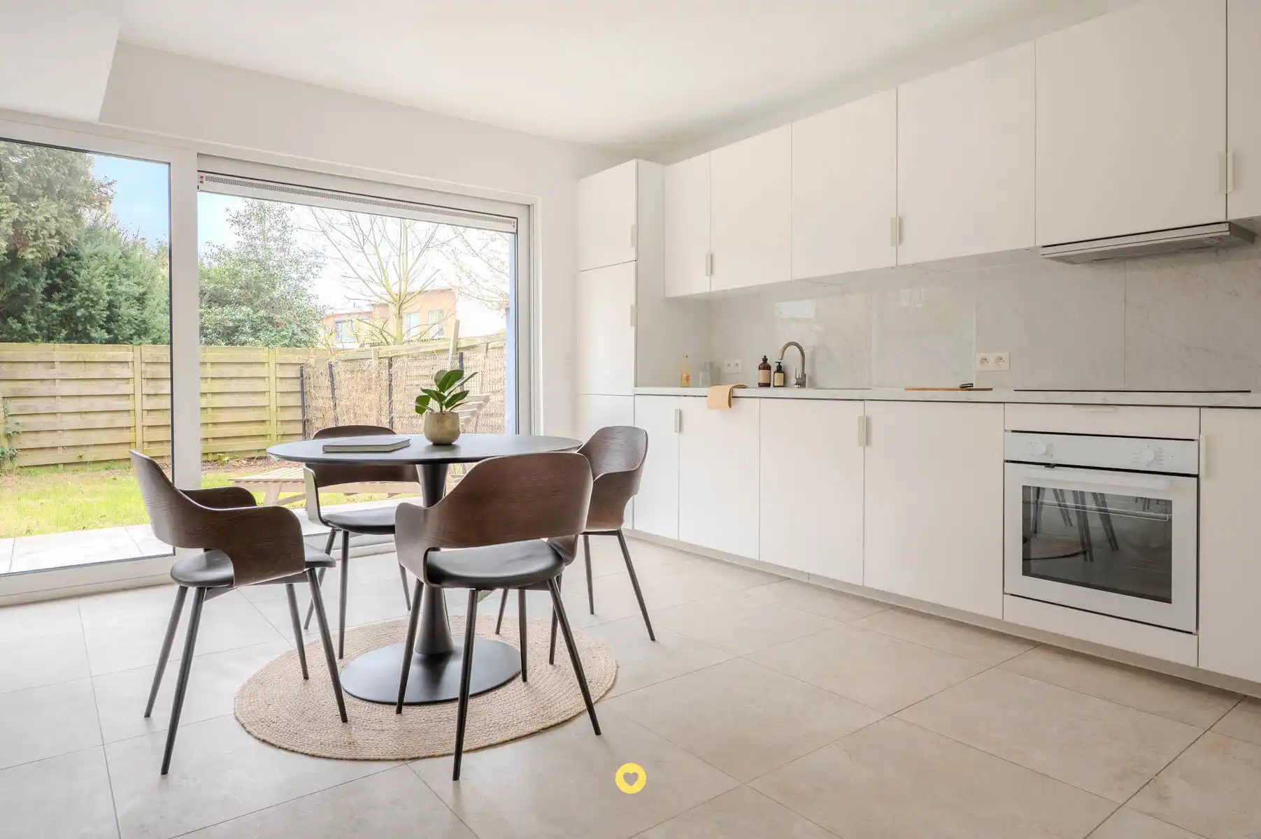 Energiezuinige gelijkvloerse studio met zonnige tuin in Wilrijk foto 3