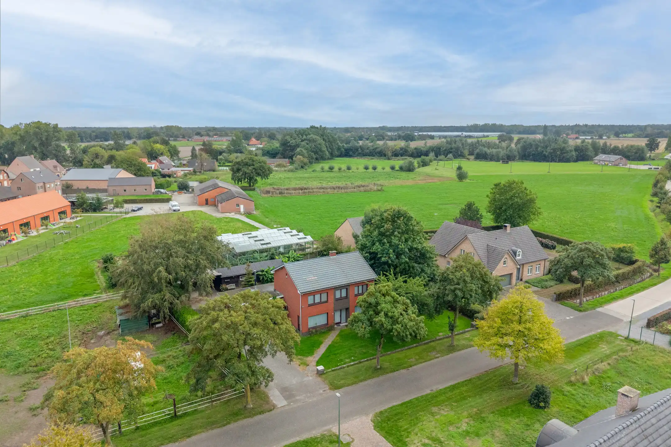 Vrijstaande woning op ruim perceel (1.230 m²) te Zondereigen foto 2
