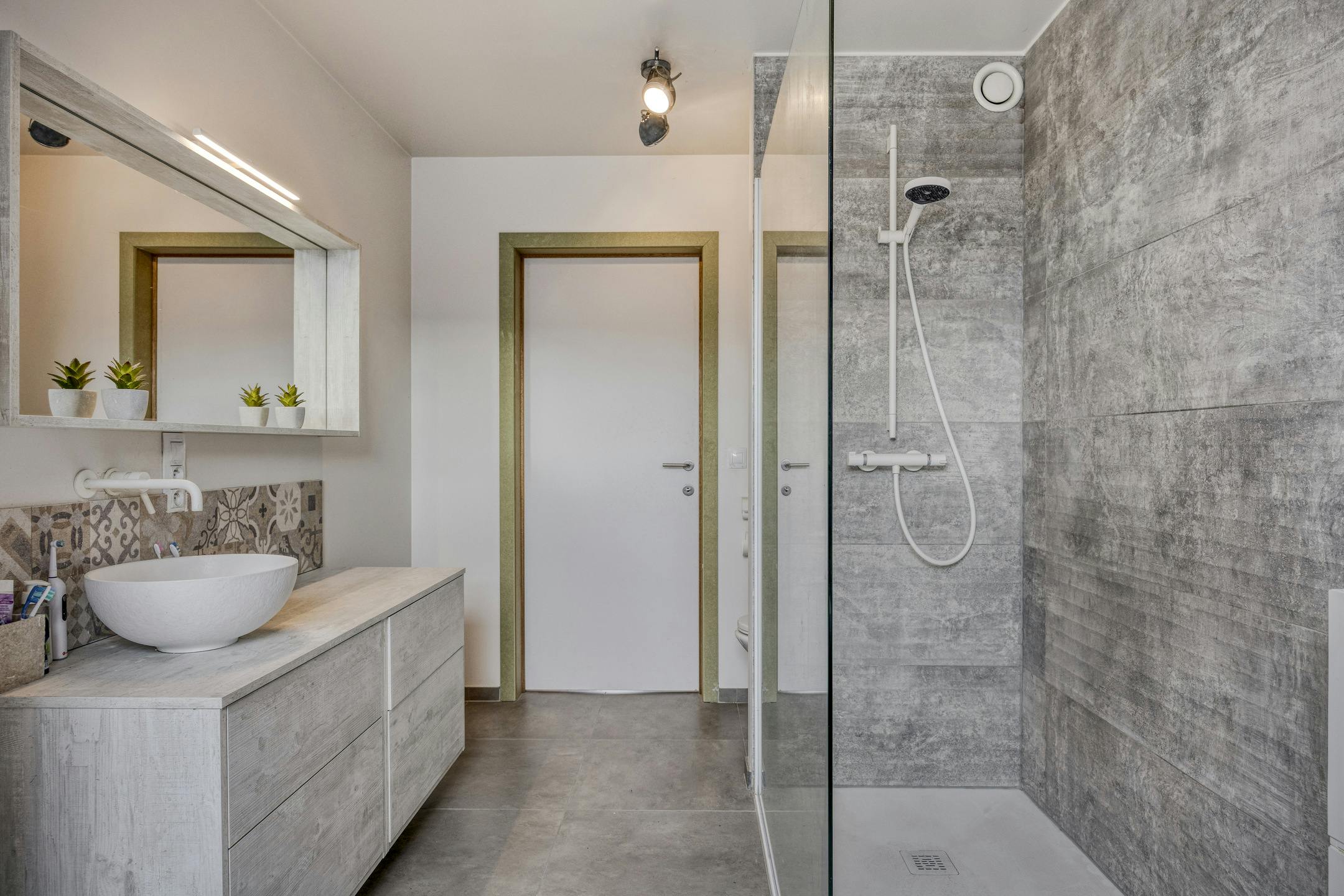 Lichtrijke gezinswoning met 4 slaapkamers te koop in Lauwe! foto 8