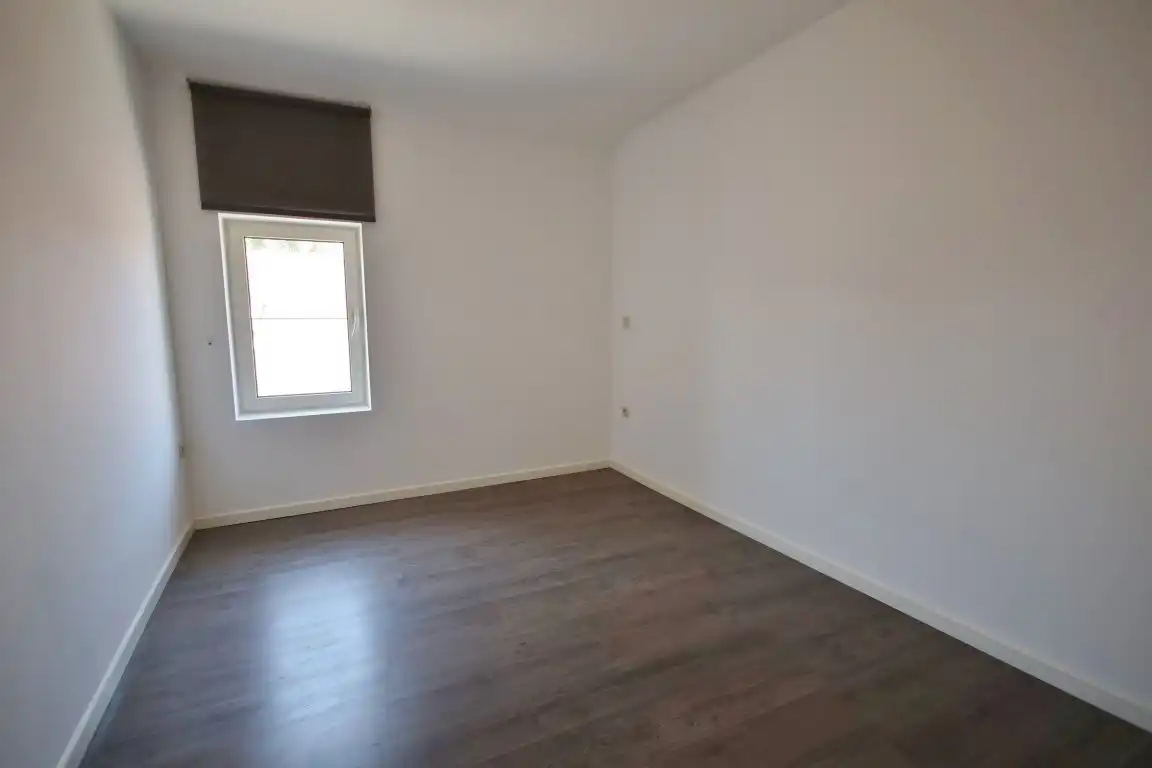 Appartement met 2 slaapkamers, dakterras en parkeer gelegenheid. foto 5