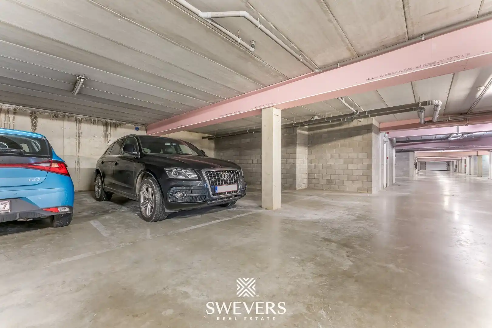Ondergrondse parkeerplaatsen in Hasselt foto {{pictureIndex}}