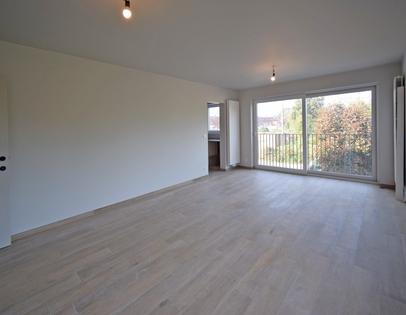 VOLLEDIG GERENOVEERD APPARTEMENT MET GARAGE foto 4