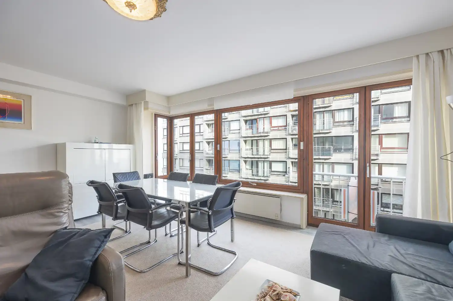 Instapklaar 2 slaapkamer-appartement met zijdelings zeezicht foto 5