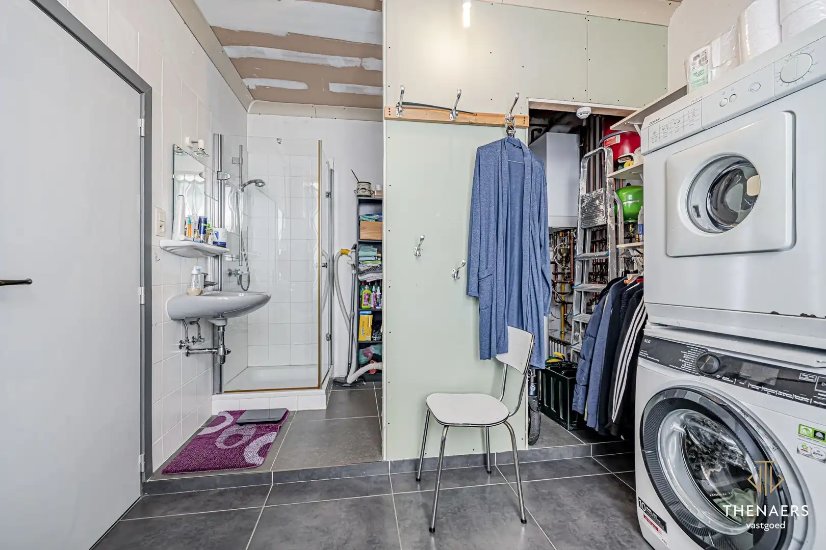 Karaktervolle en uitzonderlijk ruime woning met 5 slpks op&nbsp;een perceel van 36a 60ca. foto 15