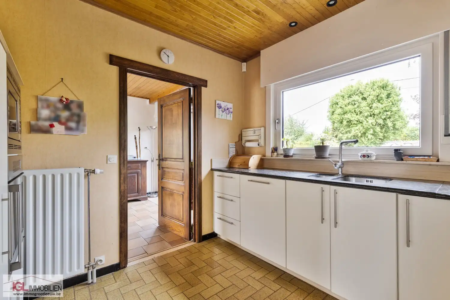 --- VERKOOP OP LIJFRENTE --- Charmante en perfect onderhouden bungalow met prachtige tuin foto 7