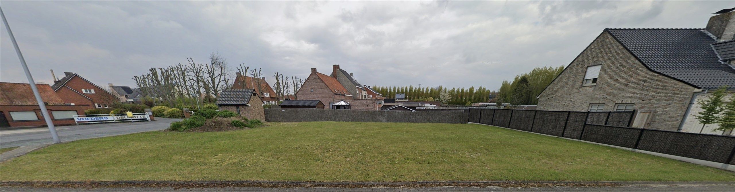 Exclusief en rustig gelegen bouwperceel in Ingelmunster foto {{pictureIndex}}
