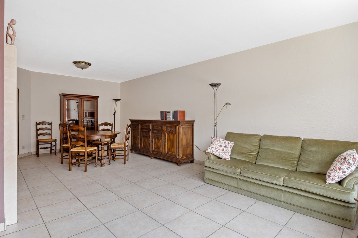 Ruim appartement met twee slaapkamers op ideale locatie in Deurne! foto 4