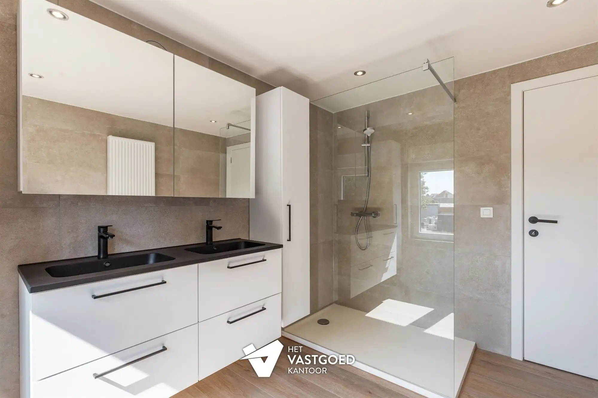 KWALITATIEF GERENOVEERDE WONING VLAKBIJ CENTRUM foto 16