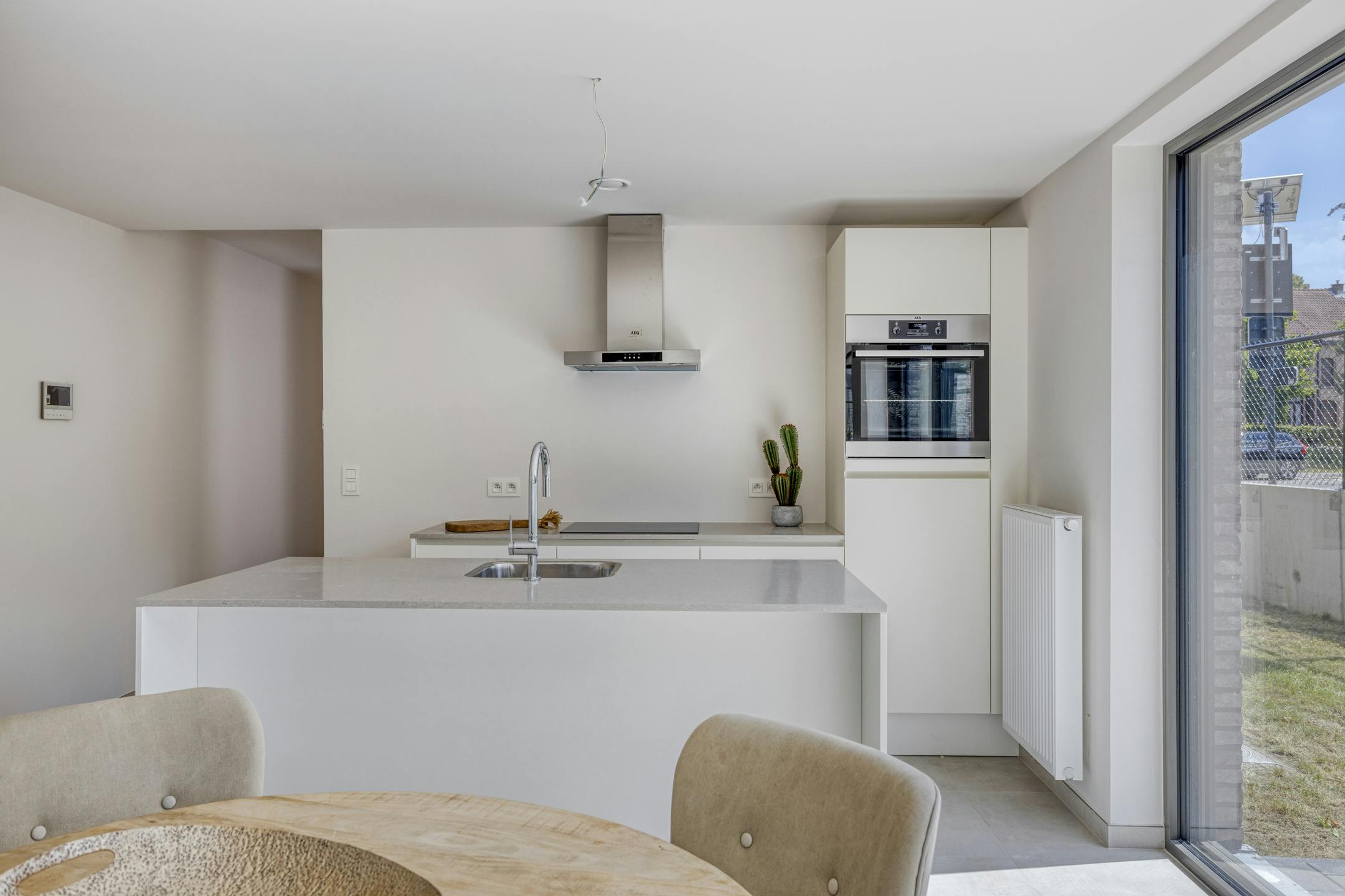 INSTAPKLAAR BEN-APPARTEMENT IN BAZEL MET 2 SLAAPK. + TUIN foto 7