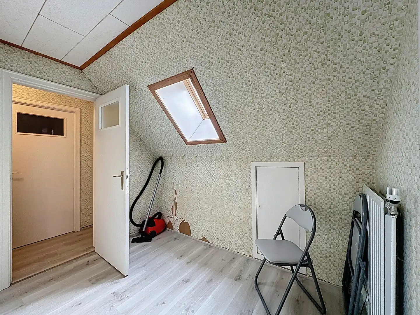 Welgelegen alleenstaande villa met opknapwerk Oostduinkerke-bad. foto 11