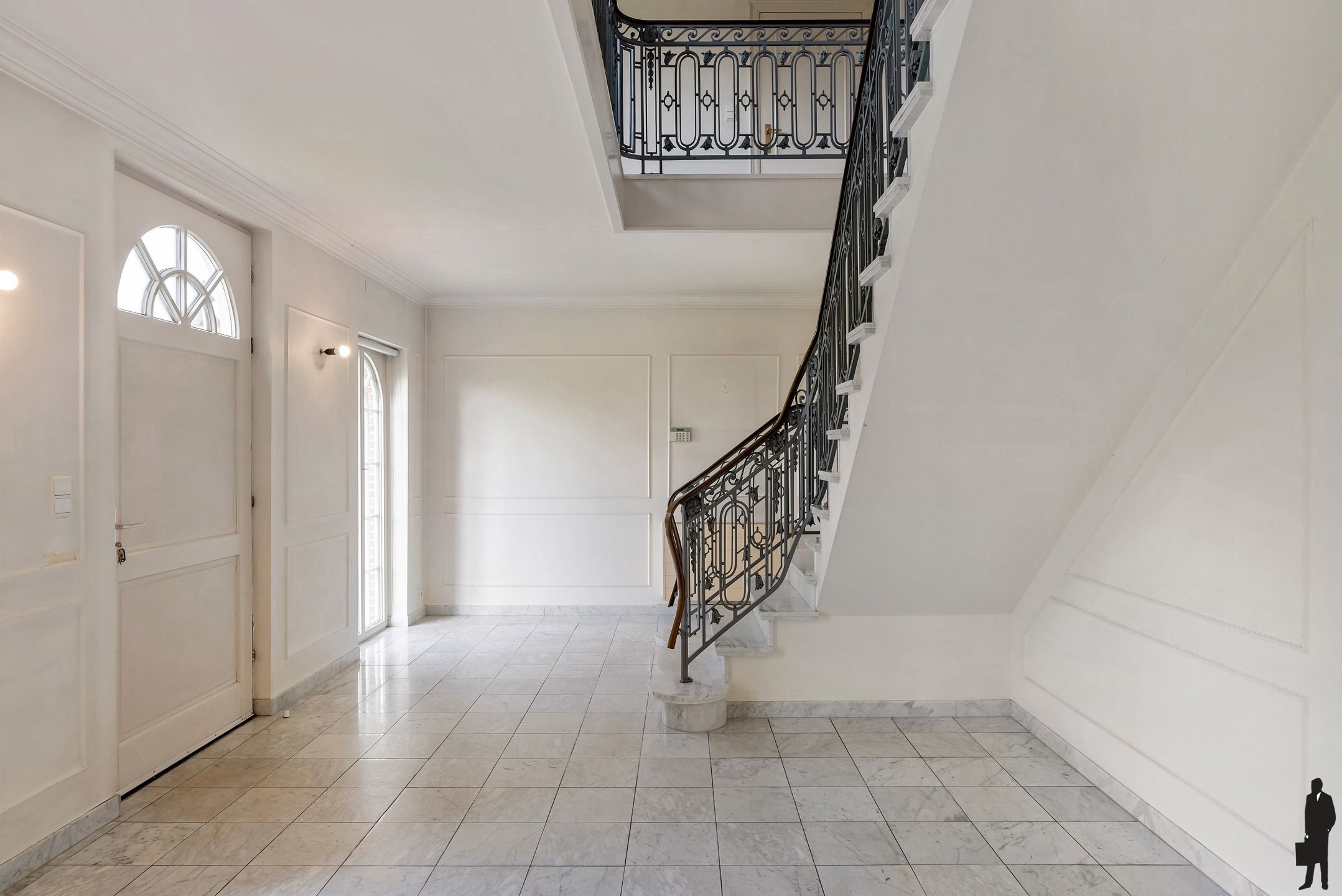 Riante villa met 4 slpk. op perceel van 2.543m²  foto 15