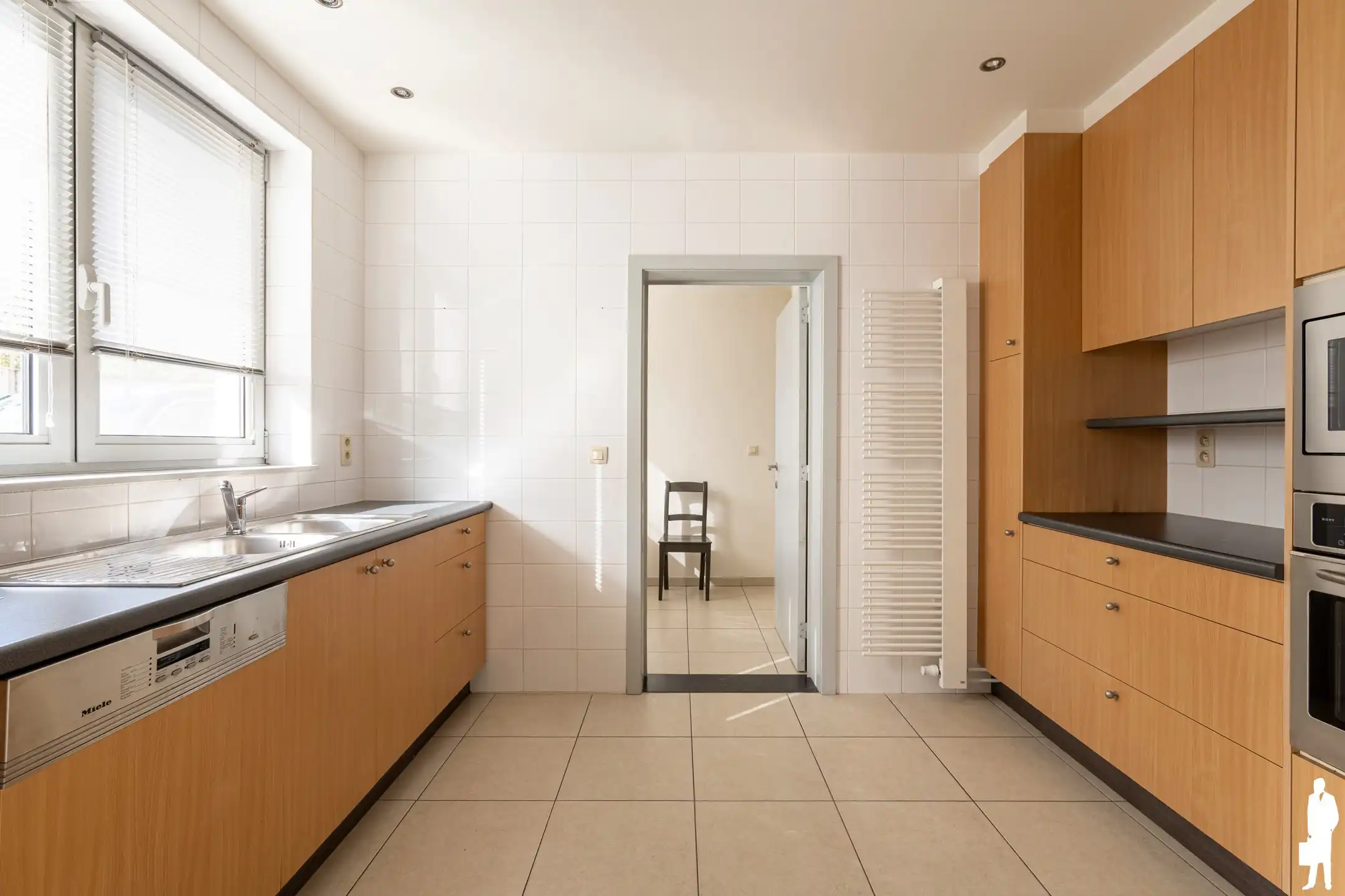 Ruime woning met magazijn op gunstige locatie in Ranst foto 4