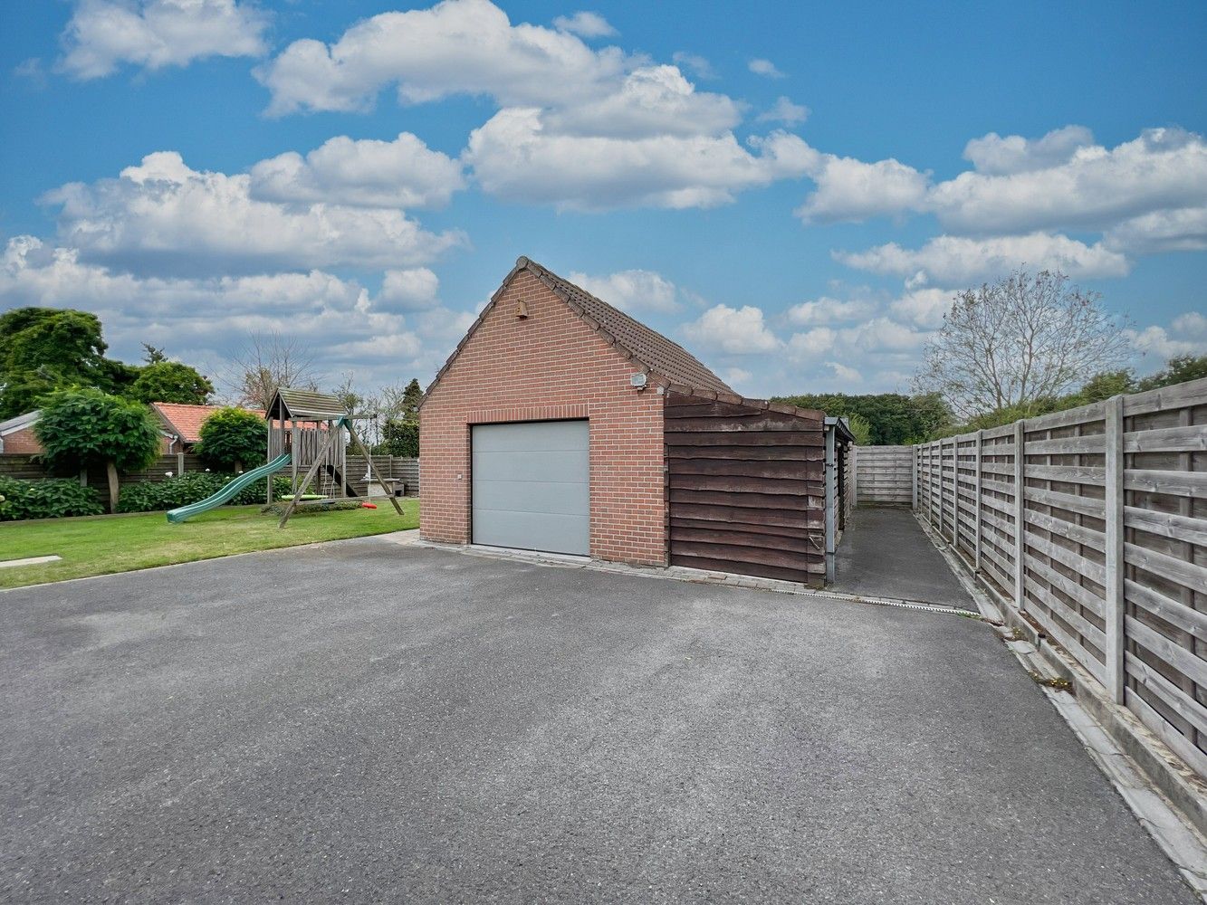 Unieke gezinswoning op 1300 m² + landelijk verzicht! foto 26
