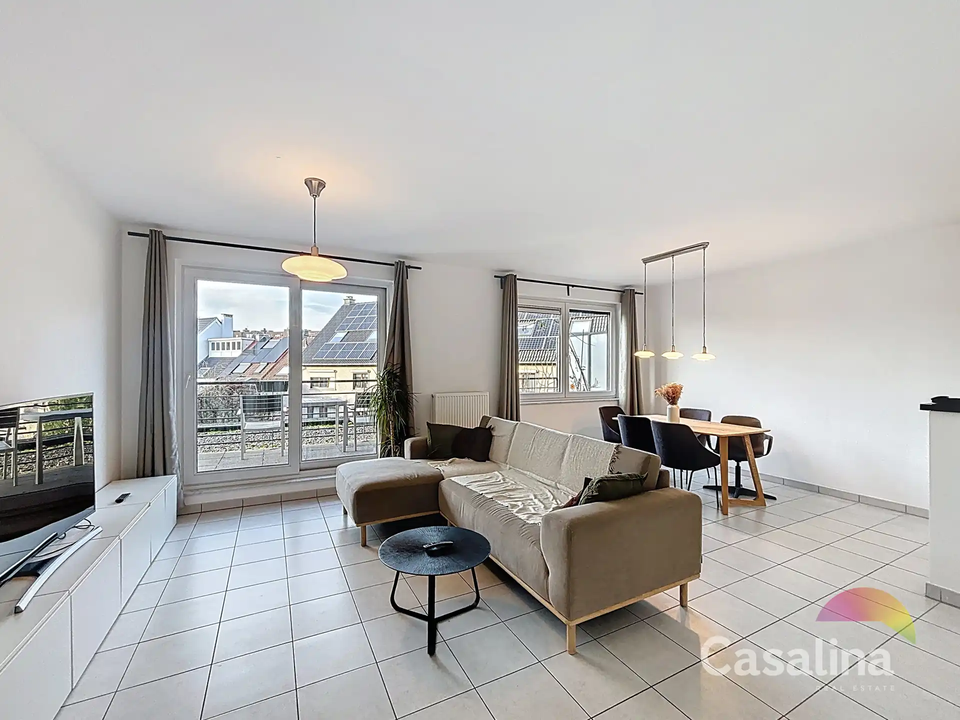 Appartement met ruim terras  foto {{pictureIndex}}