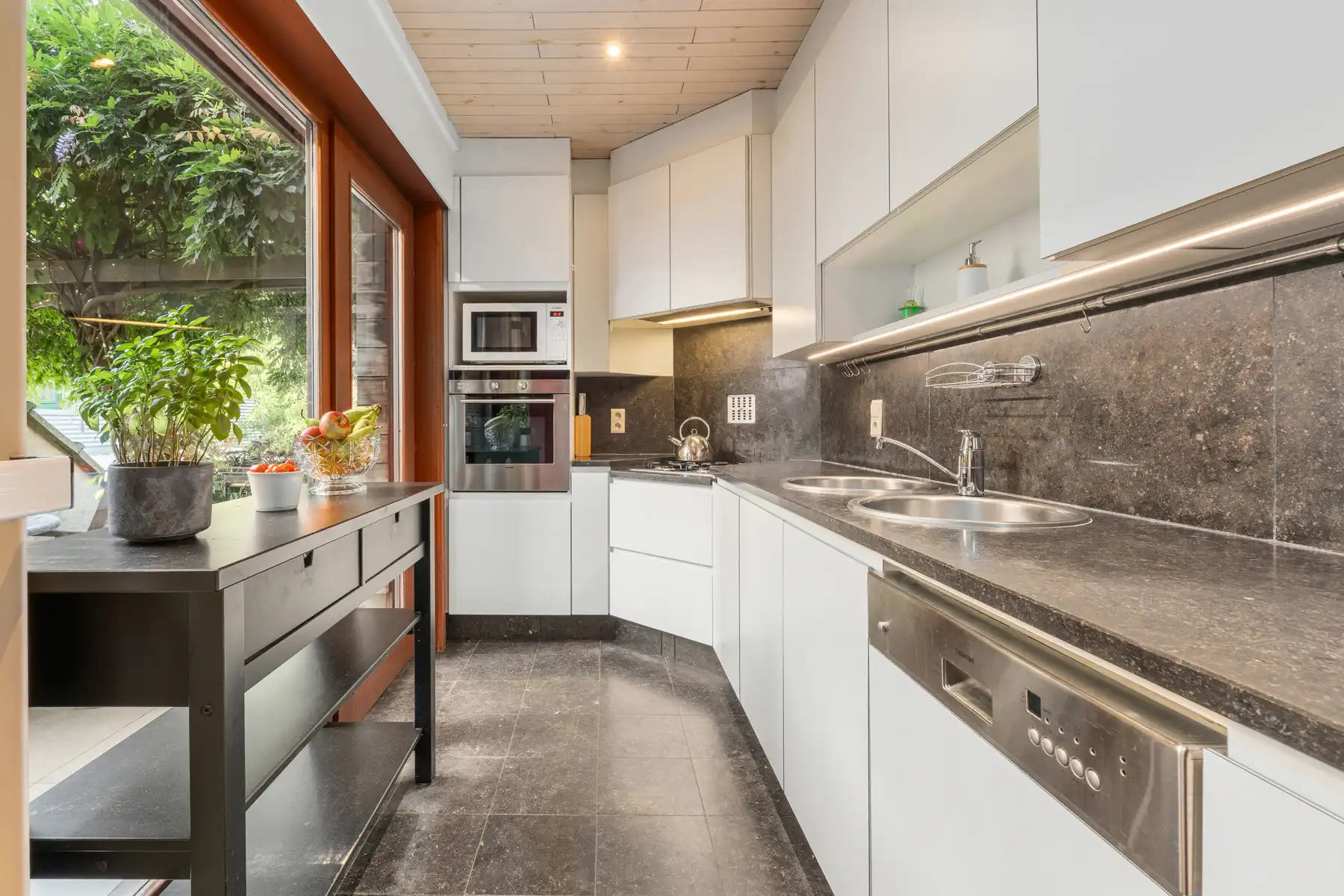 Instapklare woning met garage, 3 slaapkamers, tuin en terras foto 9