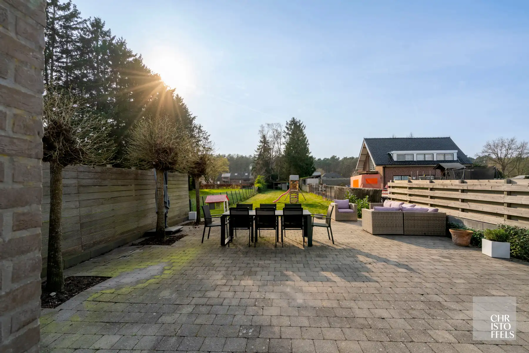 Ruime halfopen woning (203m²) op perceel van 840m² foto 16