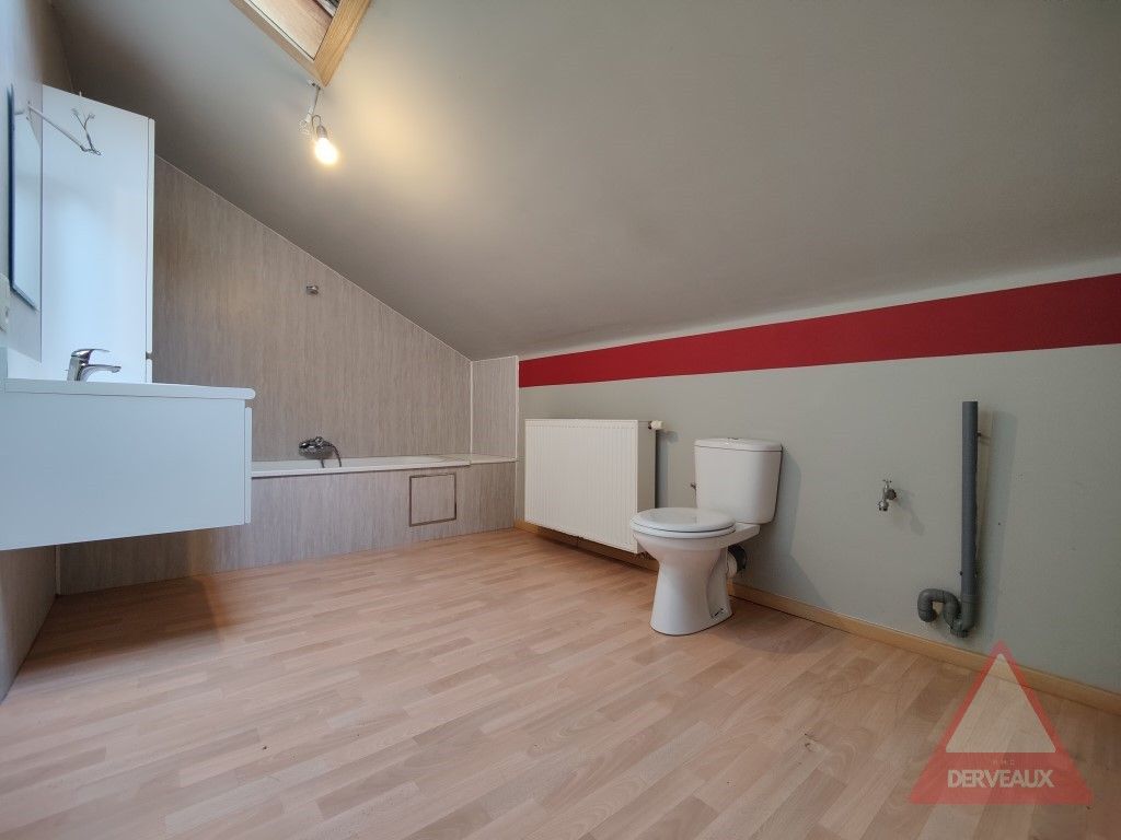 Beselare - Instapklaar lichtrijk dakappartement foto 5