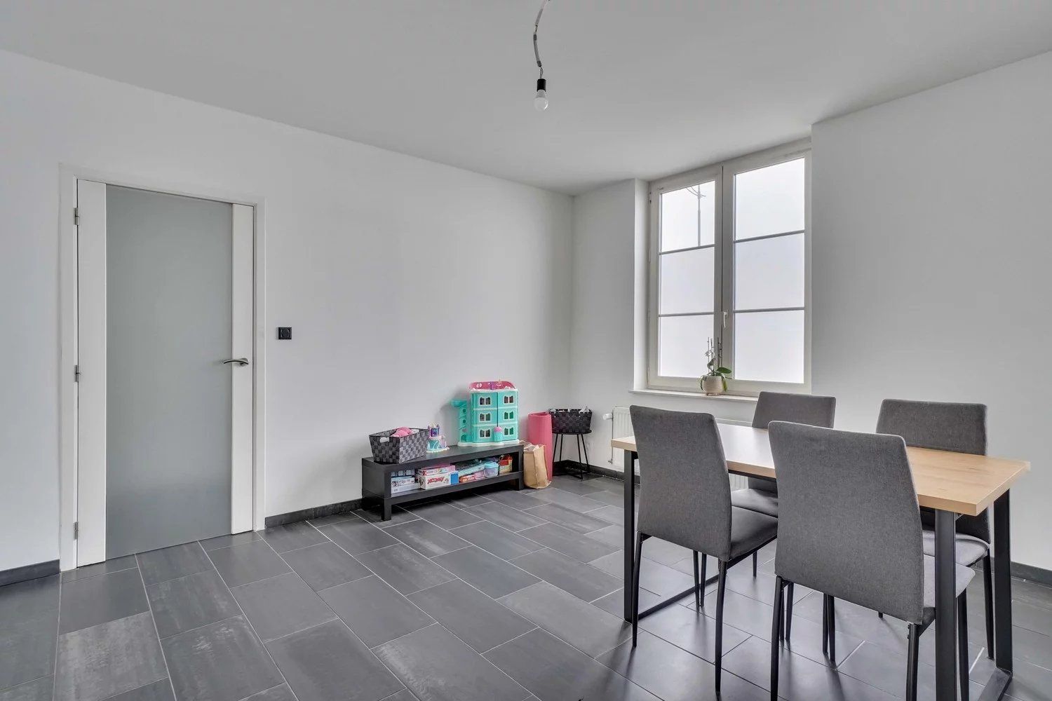 Ruime, gerenoveerde woning op een goede locatie foto 8
