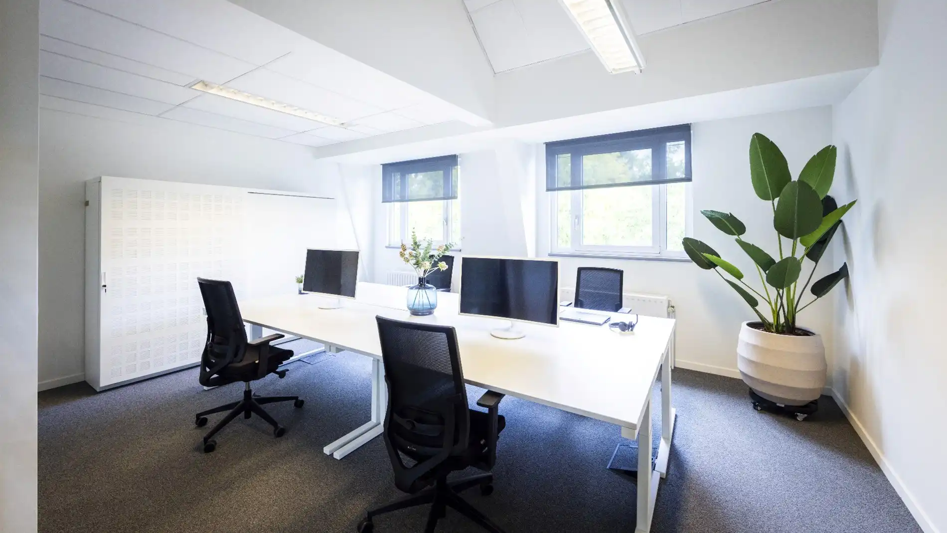 Full-service kantoor in BluePoint Business Center foto 3