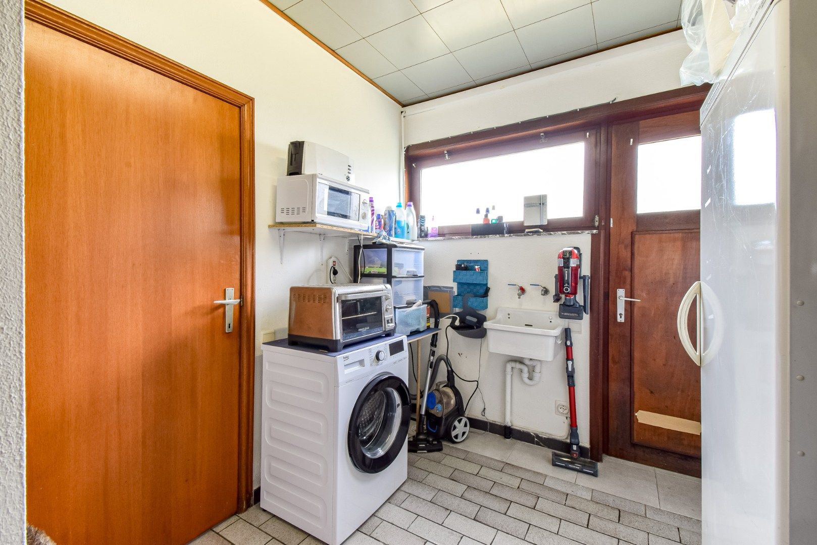 Ruime gezinswoning met grote tuin en 4 slaapkamers in  rustige woonwijk te Gistel foto 13