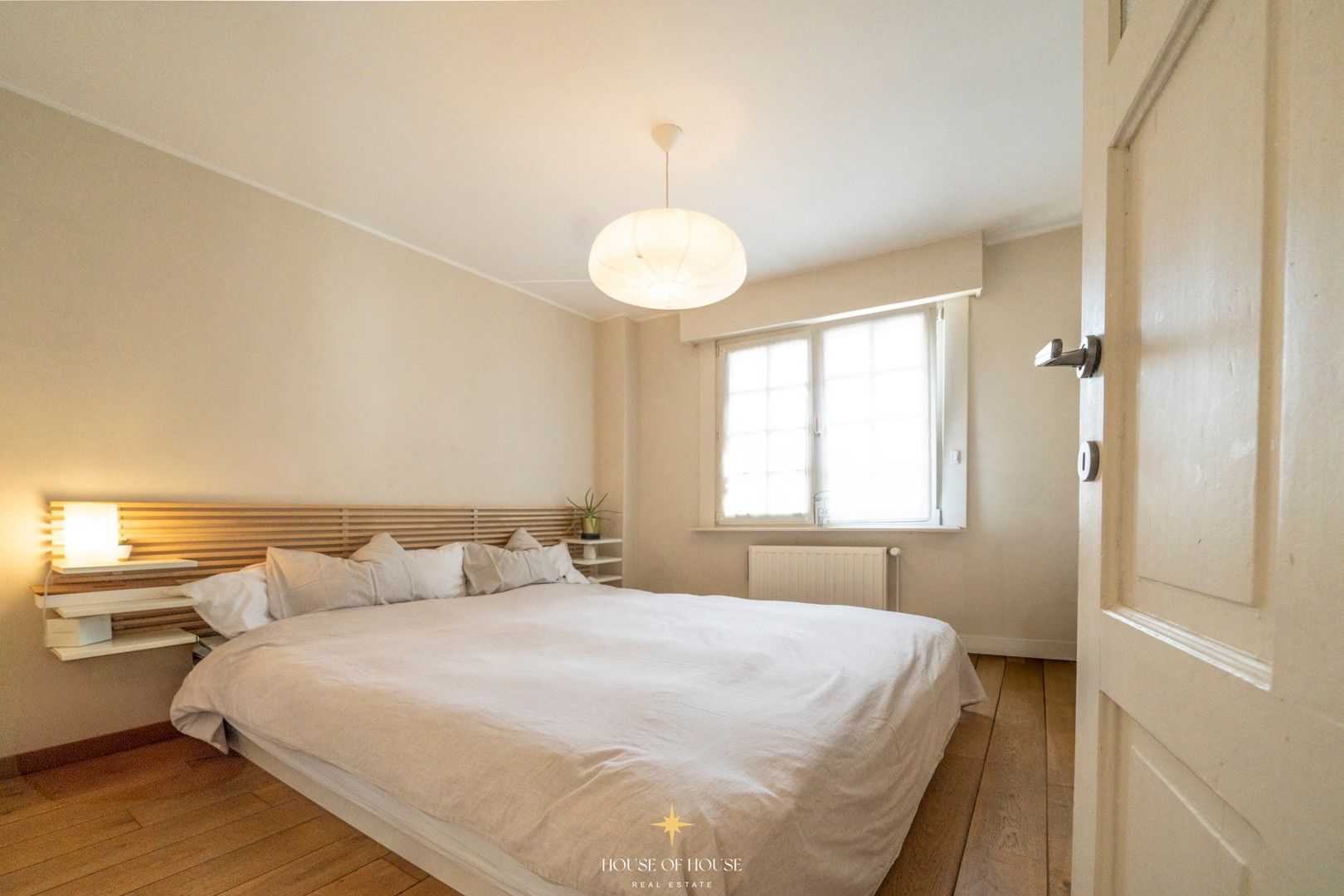 Gerenoveerd charmehuis in het hart van Brugge foto 24
