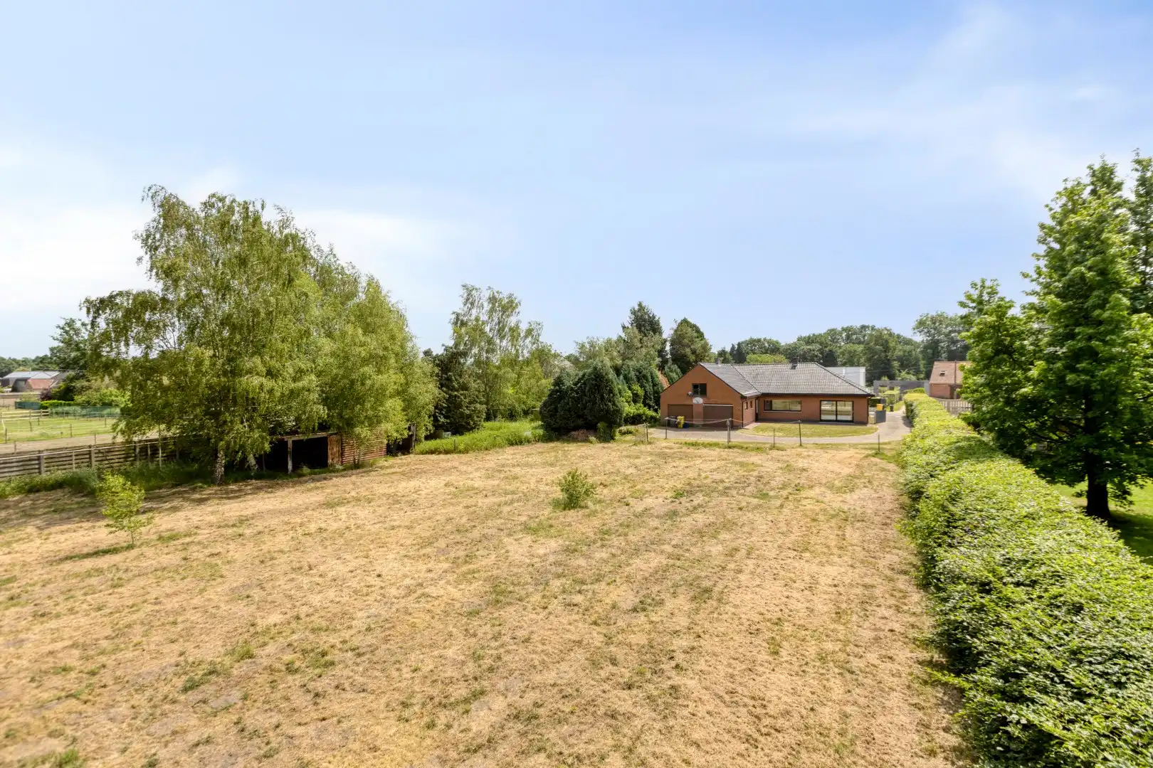 Te renoveren woning met 4 slpks, rustig gelegen in Hulsen op 3.675 m² !  foto 3