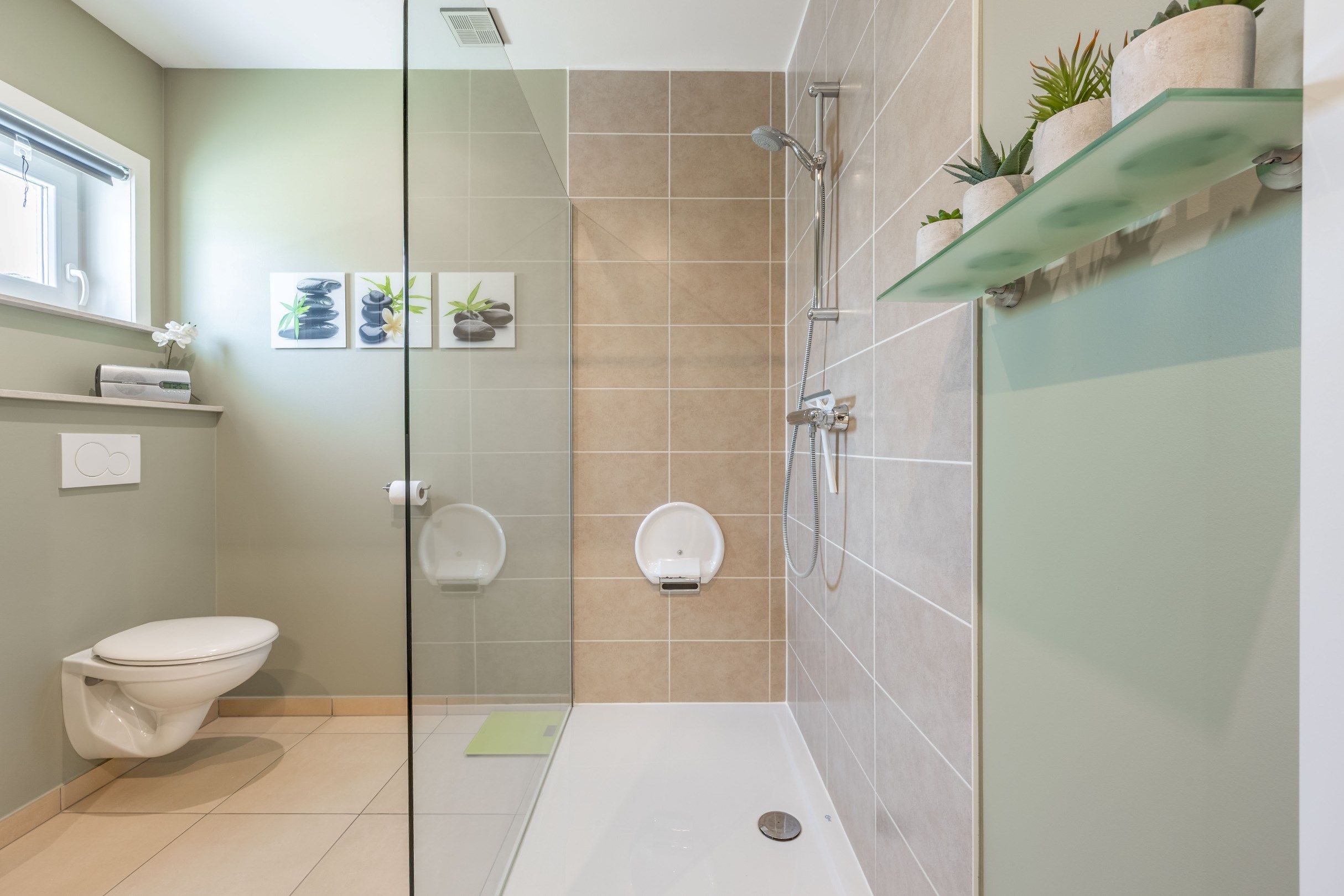 RECENTE LAAGBOUWVILLA IN RUSTIGE BUURT foto 12