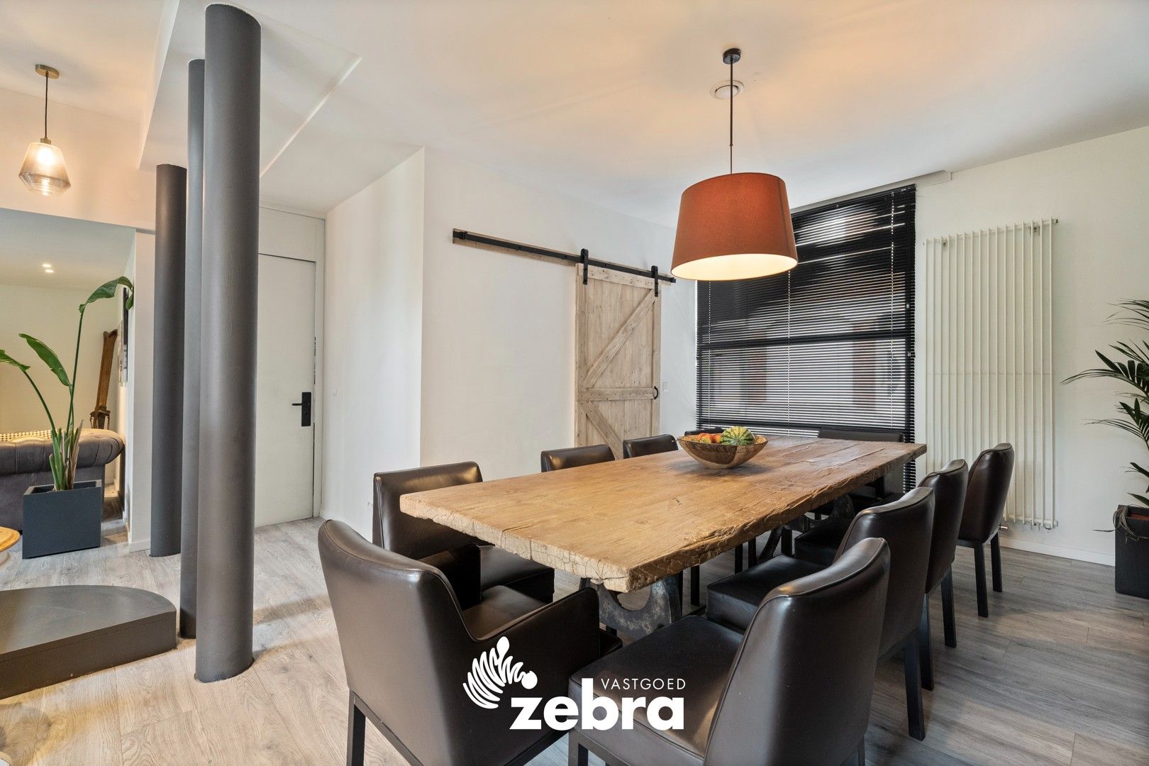 Ruime gerenoveerde woning met 3 slaapkamers en prachtige tuin te Ledegem! foto 7