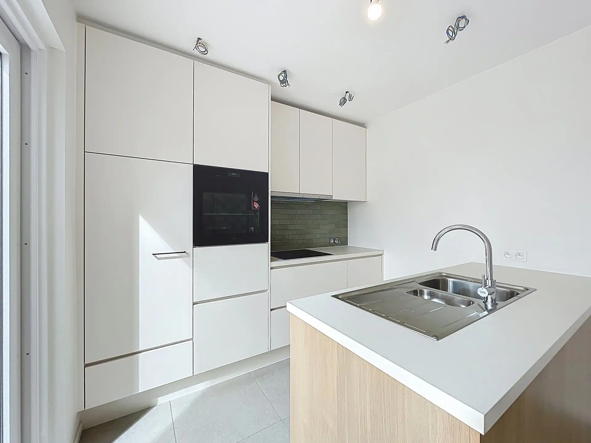 Gerenoveerde woning met 3 slp en ruim terras te Zwijnaarde foto 5
