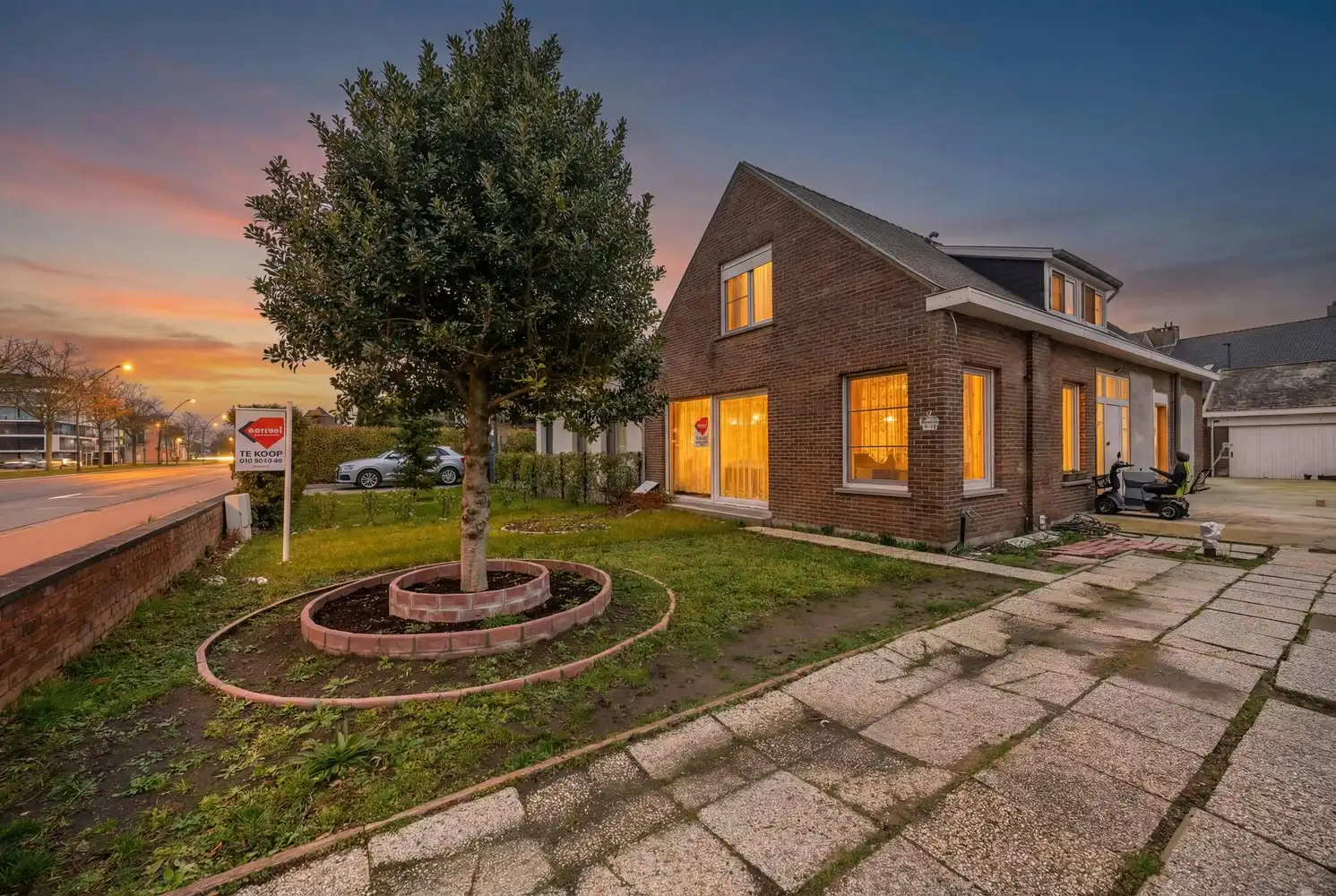 Hoofdfoto van de publicatie: HALFOPEN BEBOUWING