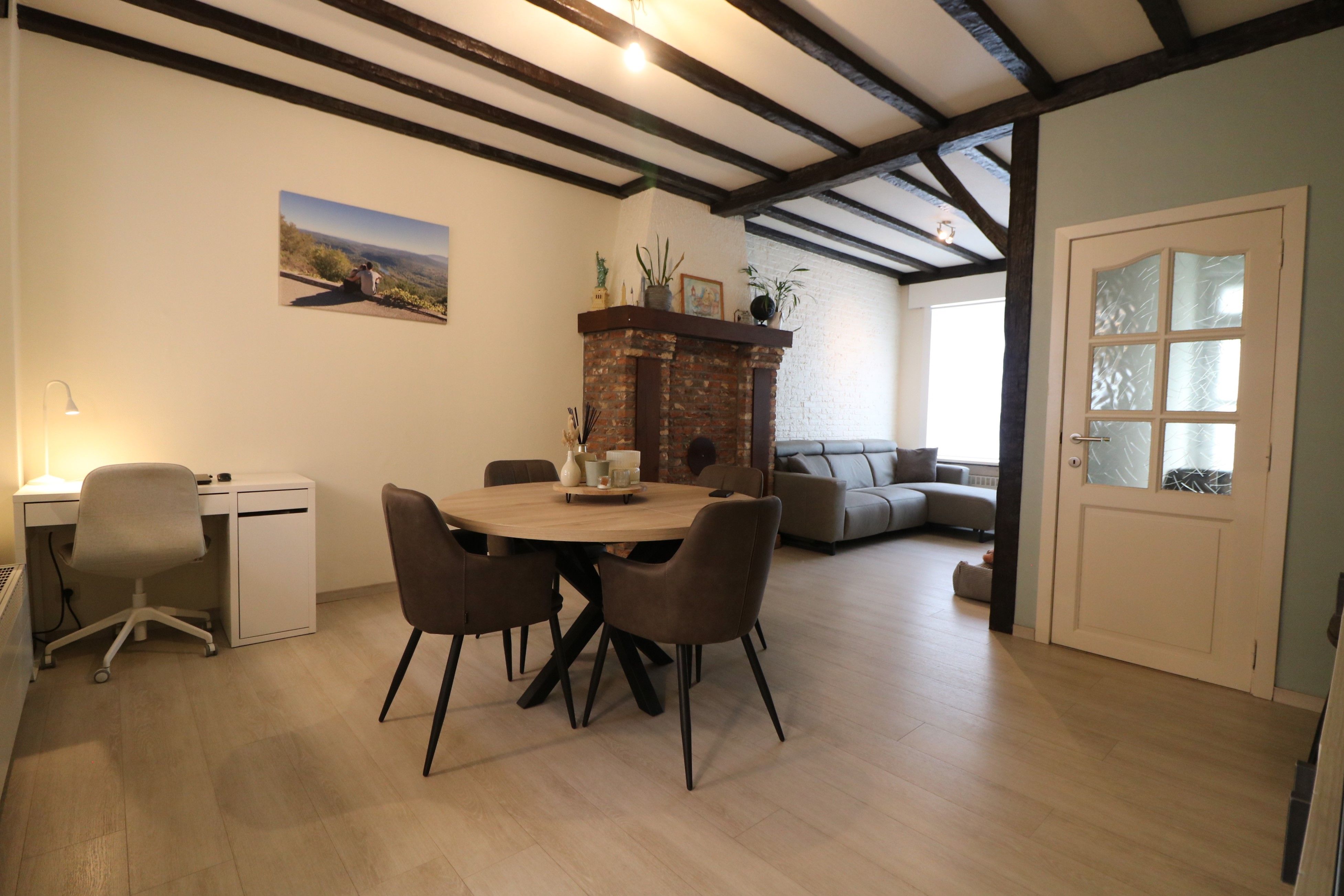 Instapklare woning met 3 slaapkamers en stadstuin, vlakbij centrum, jachthaven en Zeedijk. foto 2