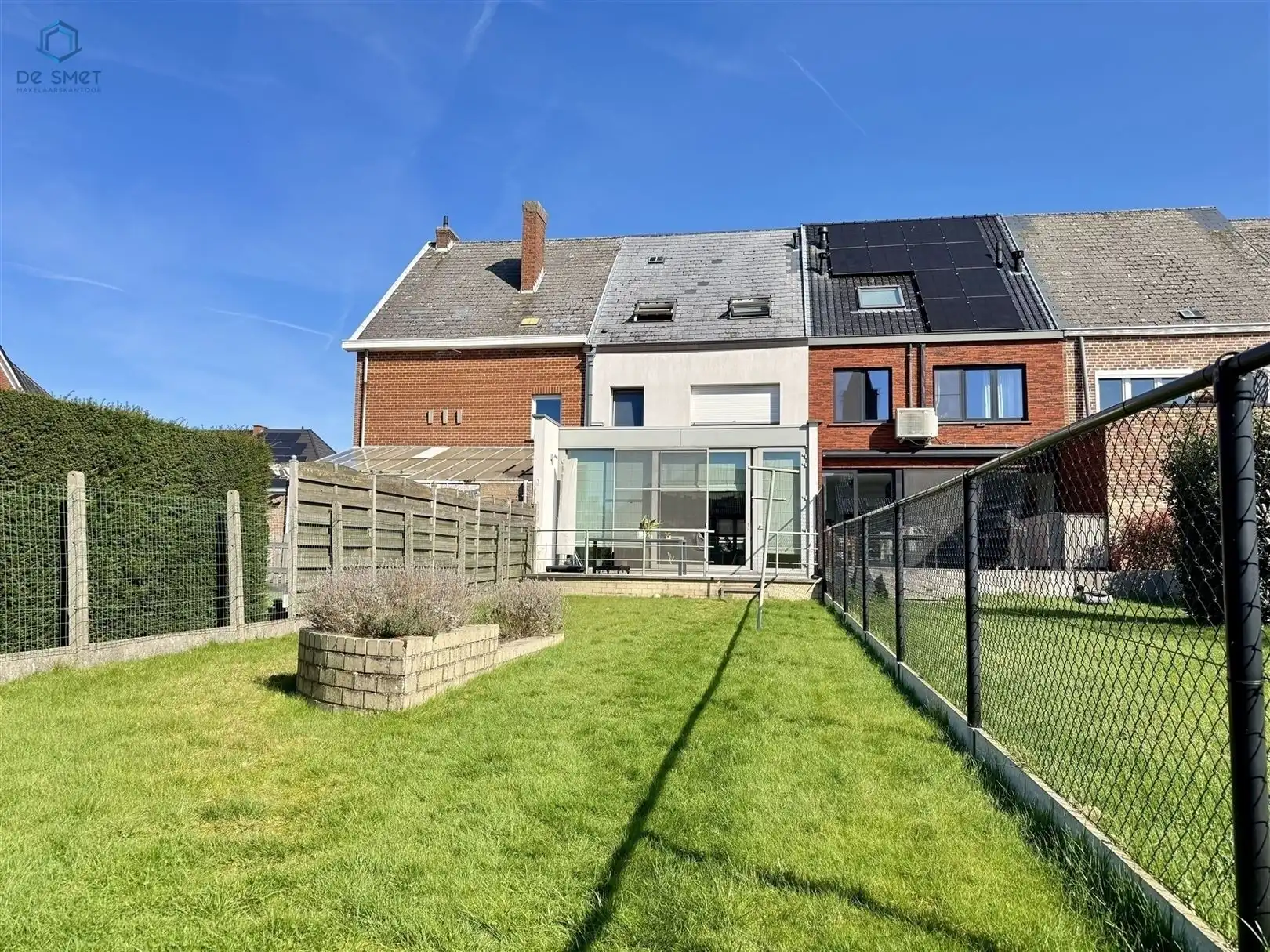 Verrassend ruime instapklare woning met 5 slaapkamers, garage en zonnepanelen! foto 24