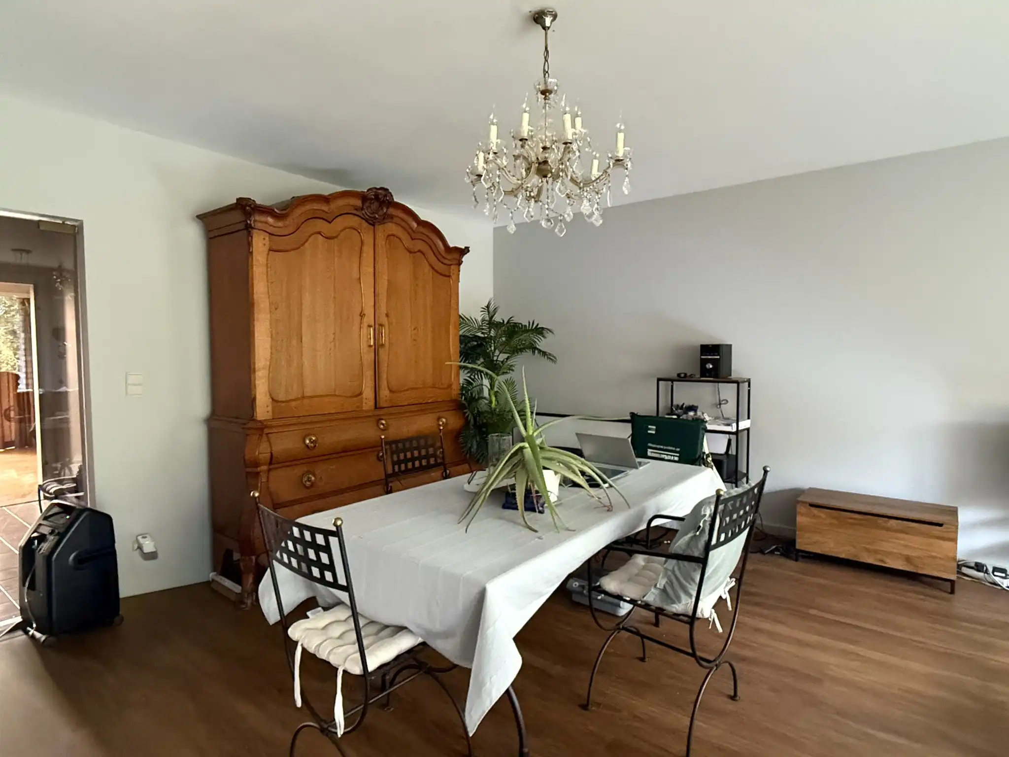 Appartement met twee slaapkamers, twee terrassen en garage in het hartje van Beveren foto 2