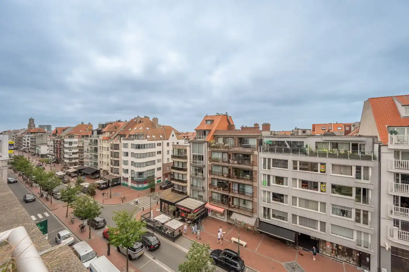 Zuidgericht en instapklaar 4-slaapkamerappartement, met 2 ruime terrassen. foto 8